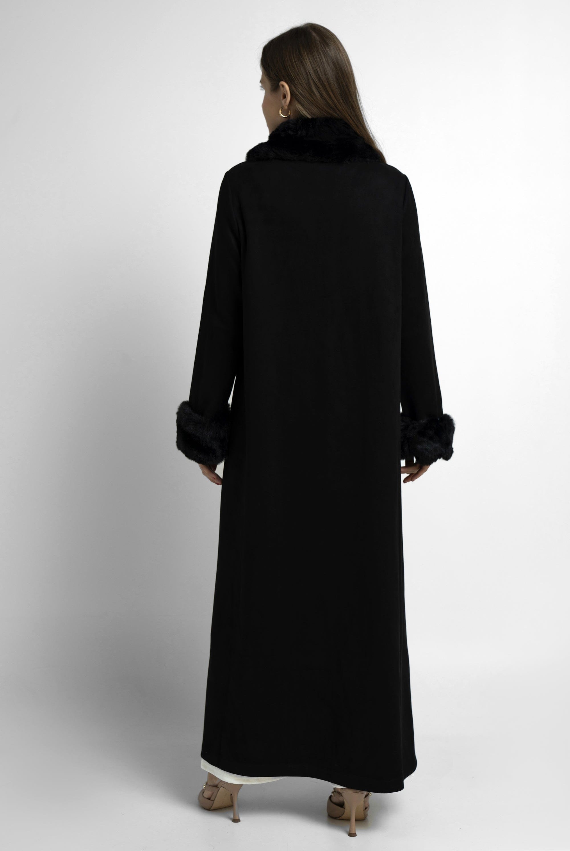 نتشي بالطو طويل بفرو كم طويل نسائي