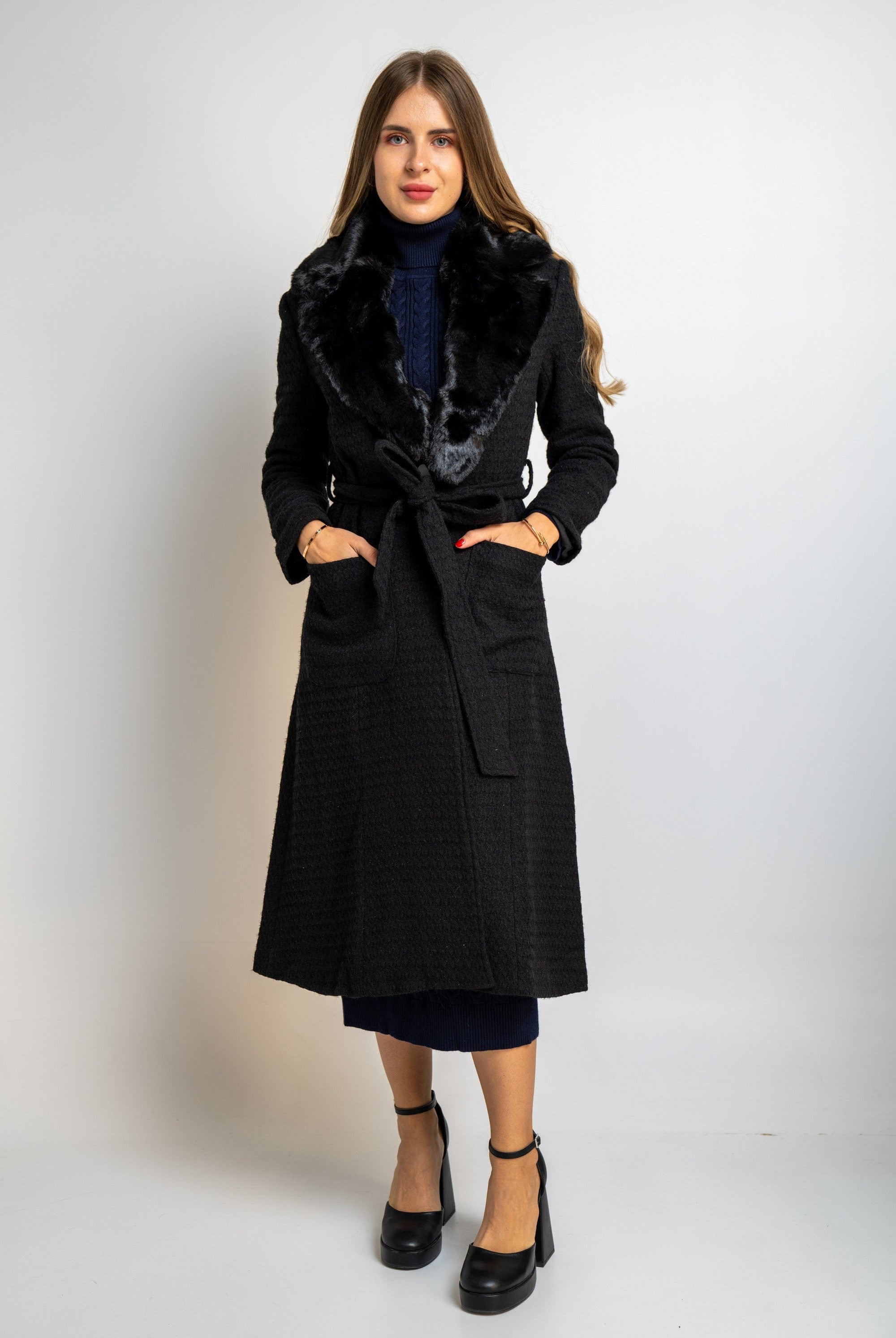 نتشي بالطو طويل برباط كم طويل نسائي أسود