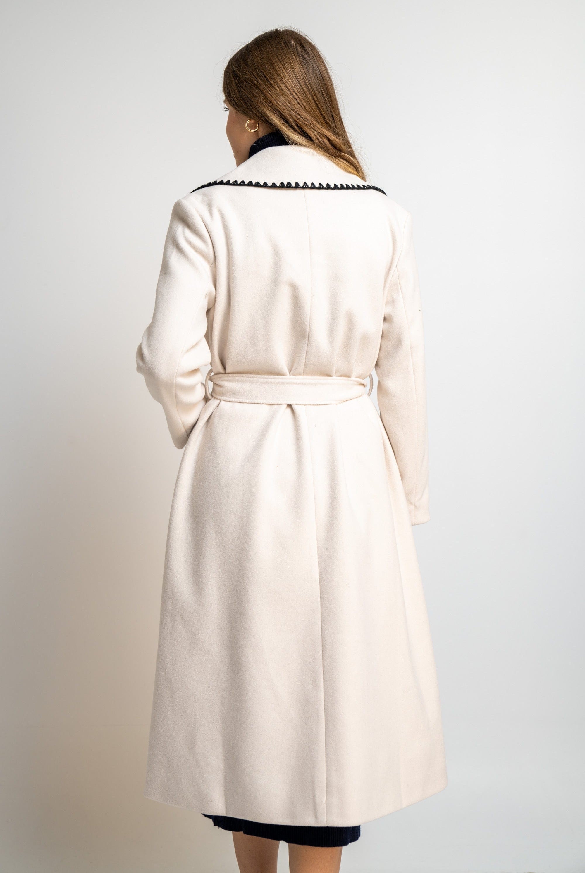 نتشي بالطو بخط محدد كم طويل نسائي