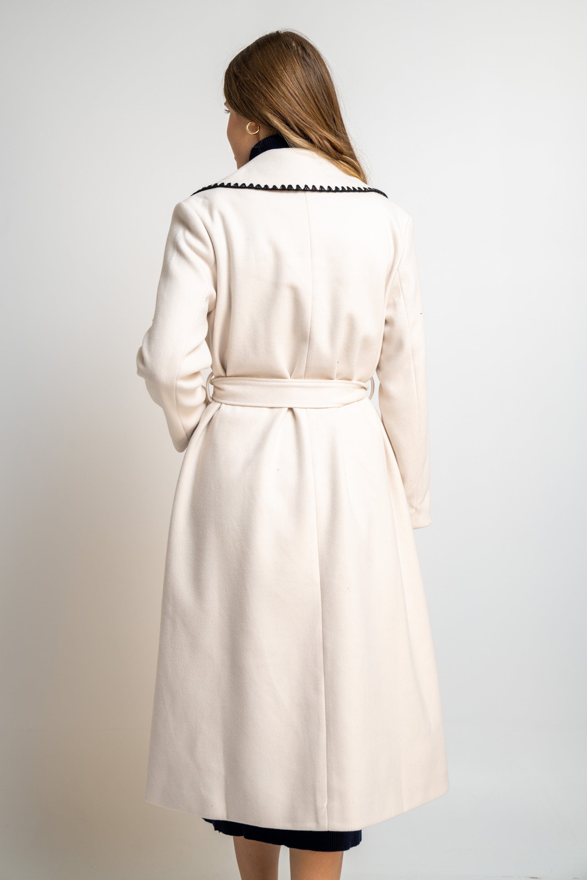 نتشي بالطو بخط محدد كم طويل نسائي