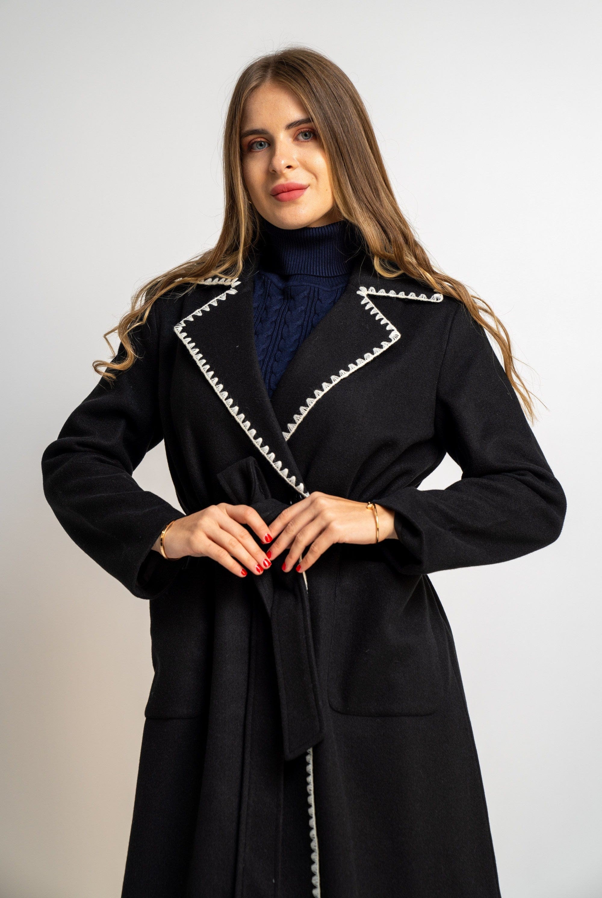 نتشي بالطو بخط محدد كم طويل نسائي