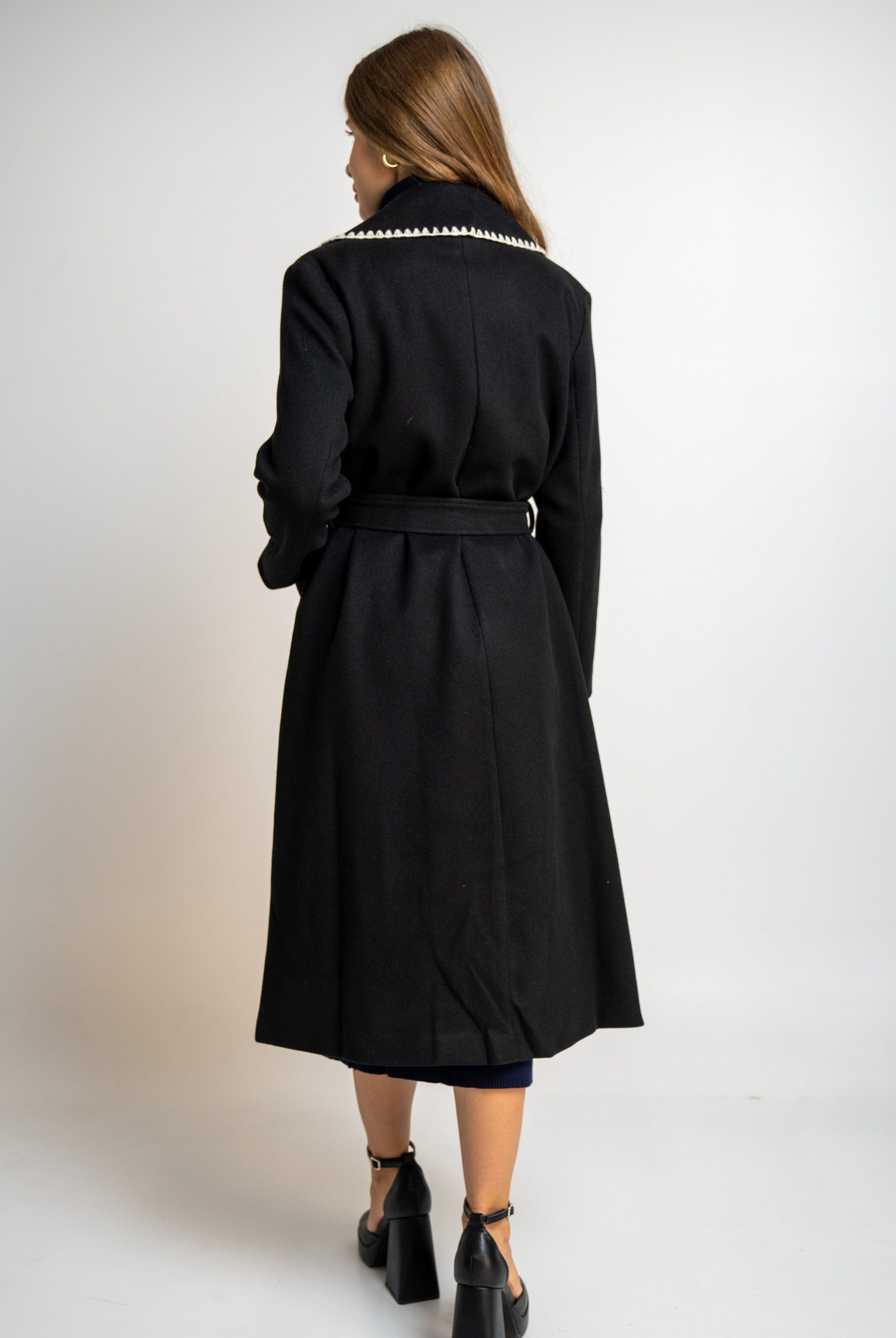 نتشي بالطو بخط محدد كم طويل نسائي