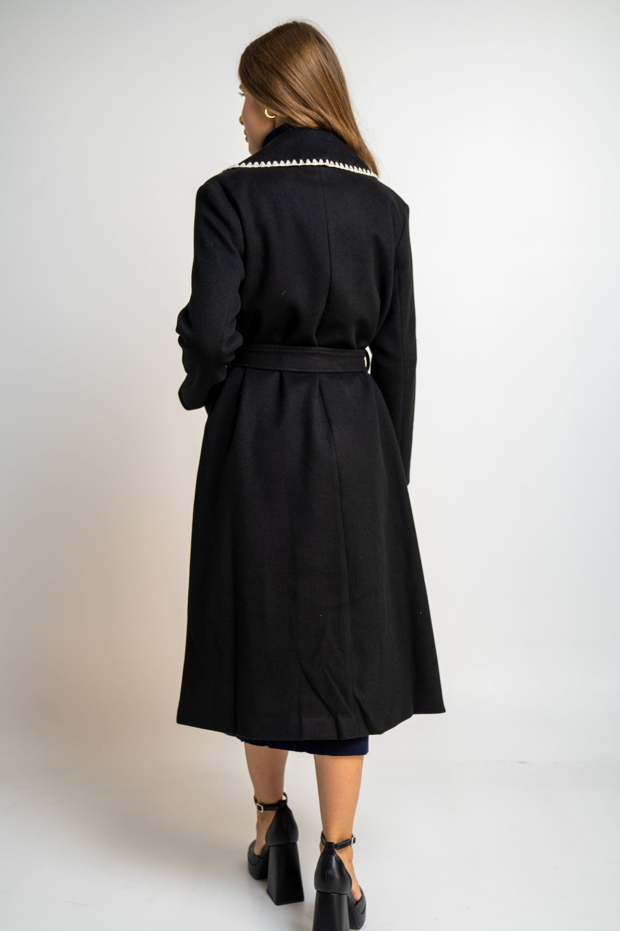 نتشي بالطو بخط محدد كم طويل نسائي