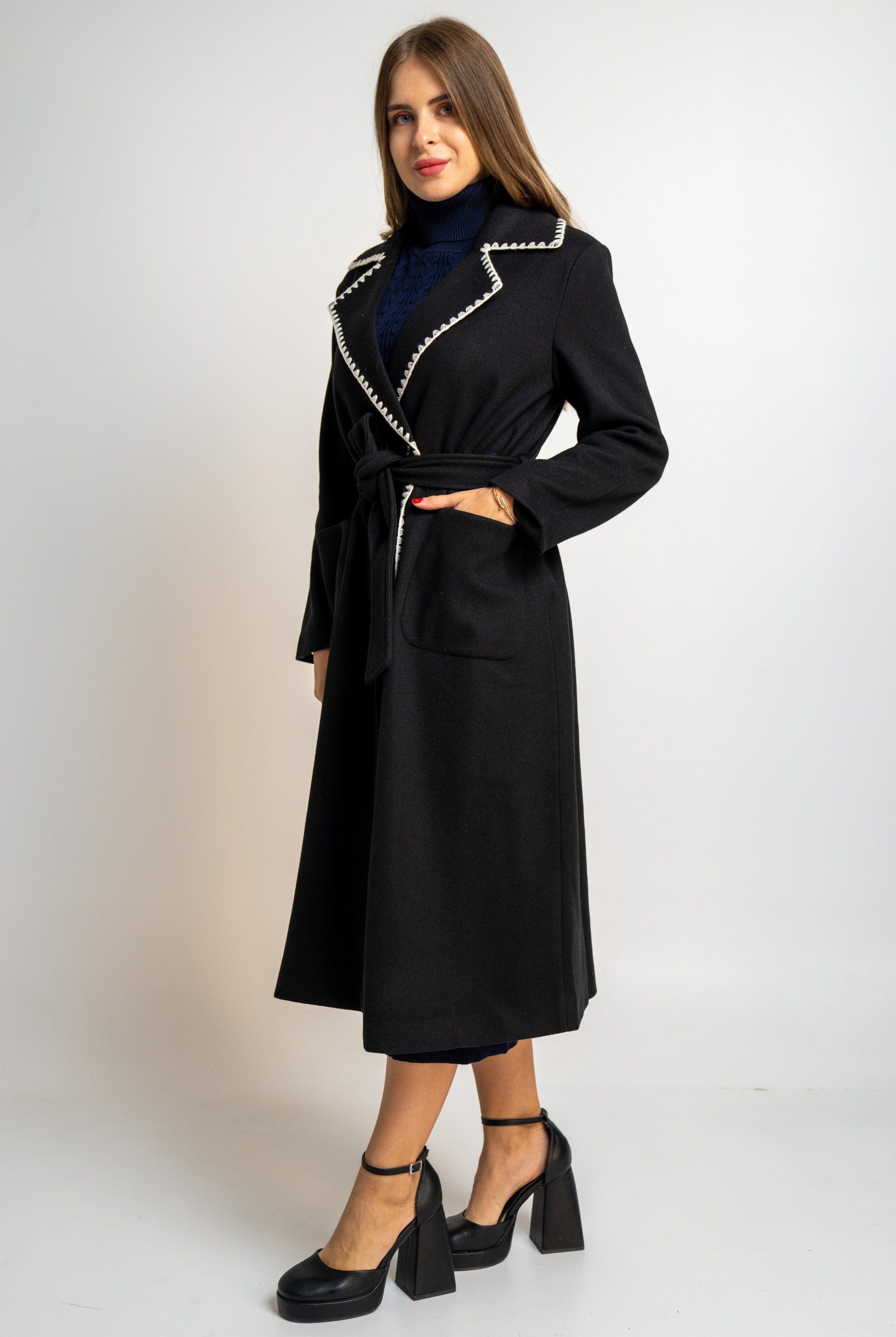 نتشي بالطو بخط محدد كم طويل نسائي