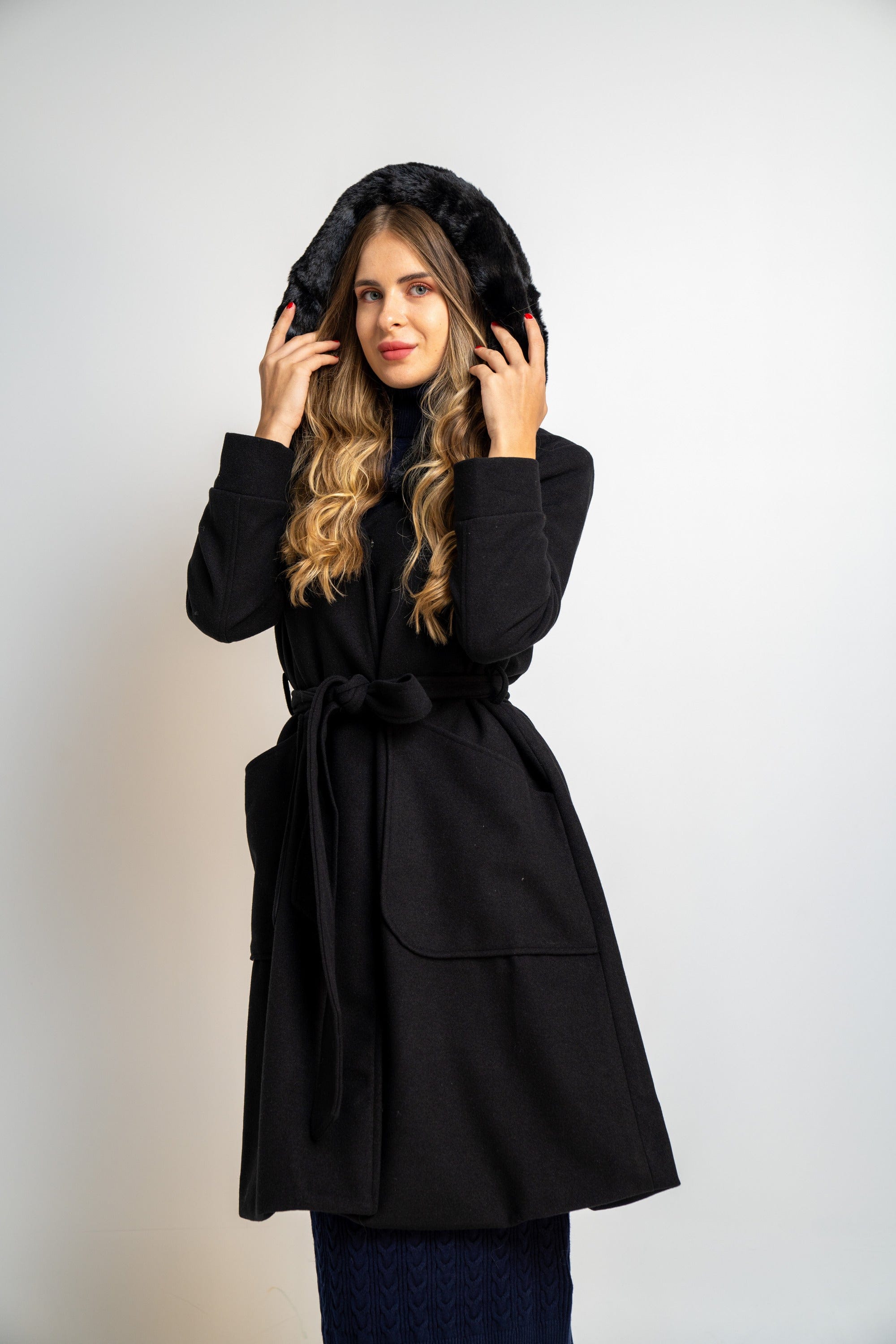 نتشي جاكيت كم طويل سادة نسائي