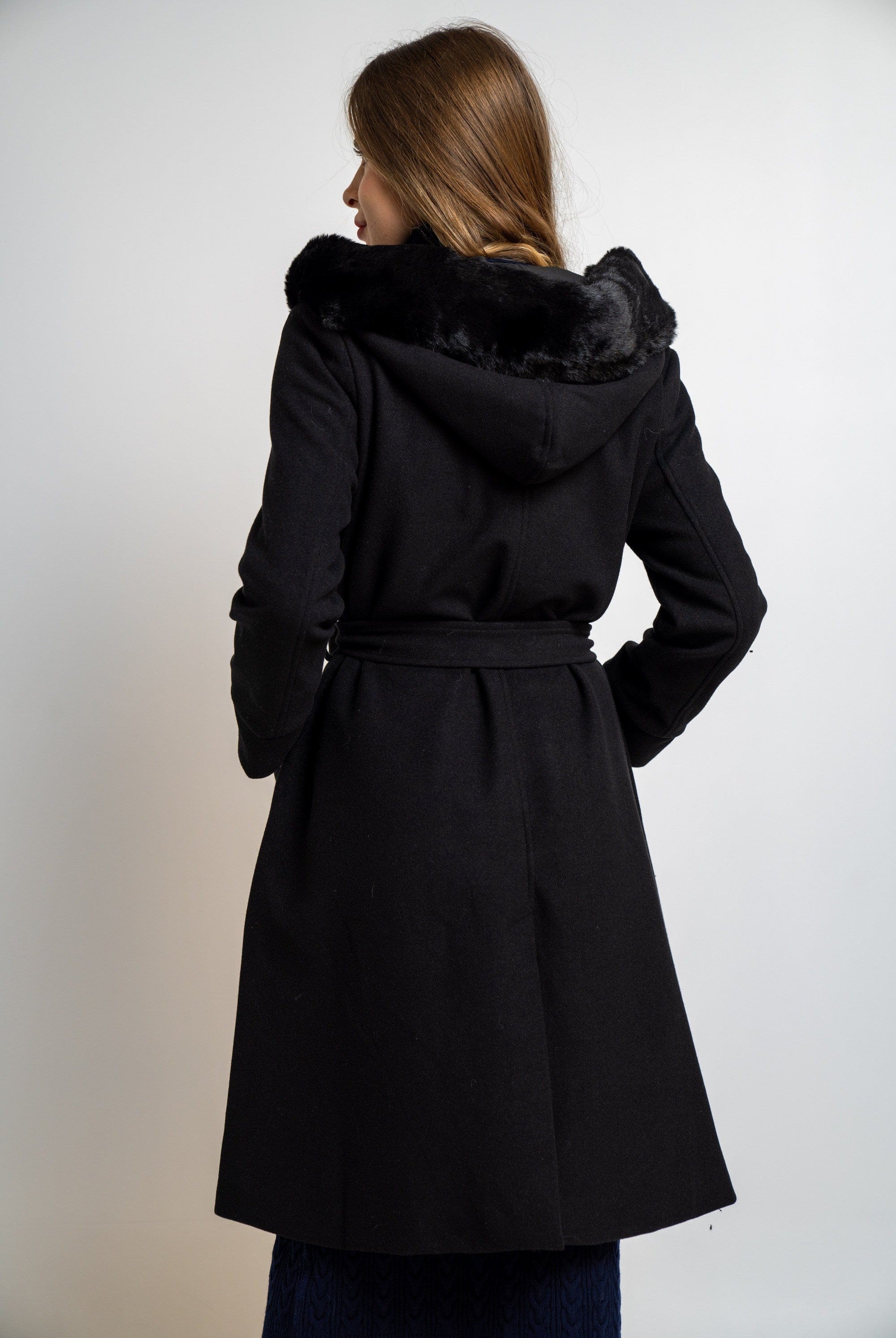 نتشي جاكيت كم طويل سادة نسائي