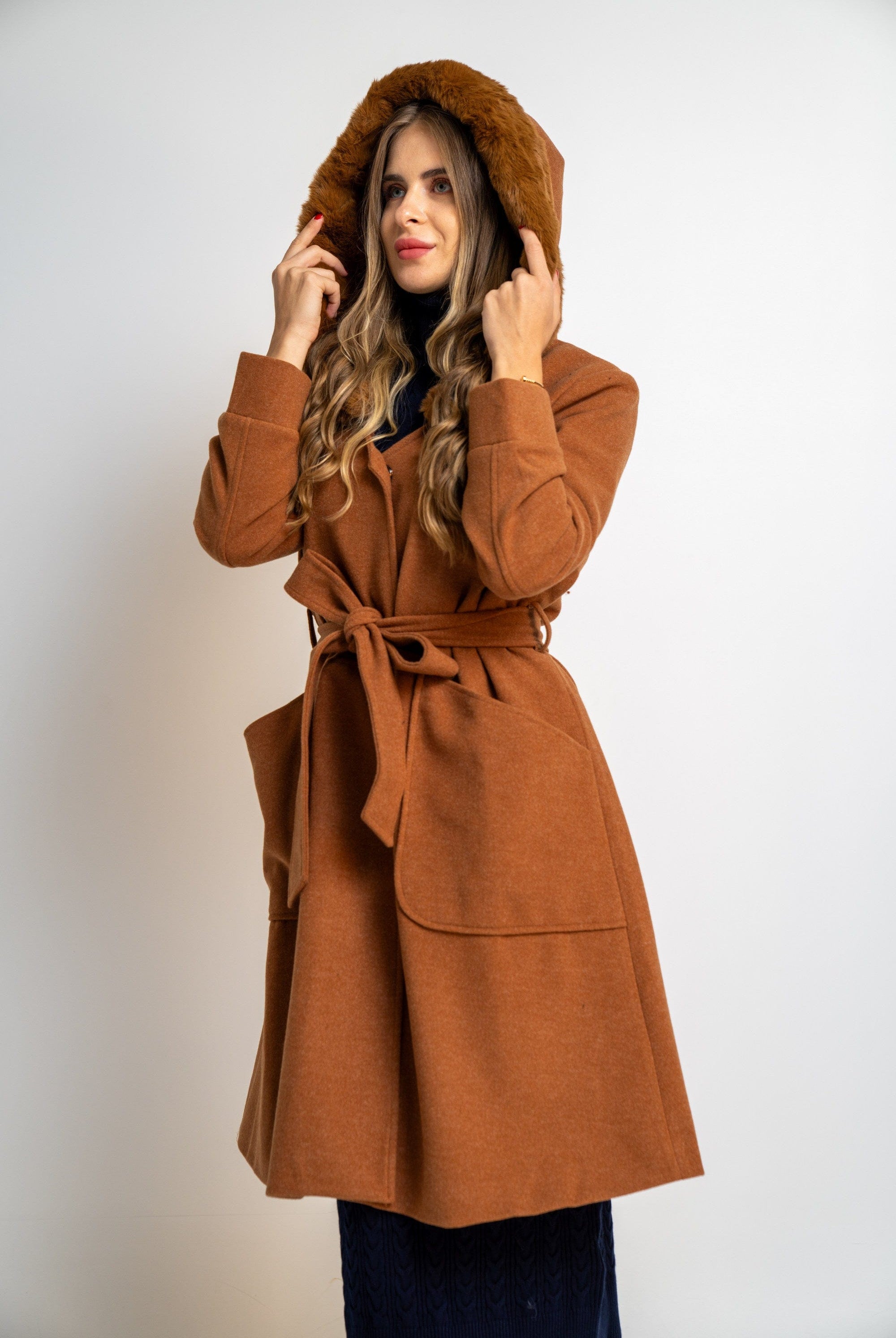 نتشي جاكيت كم طويل سادة نسائي