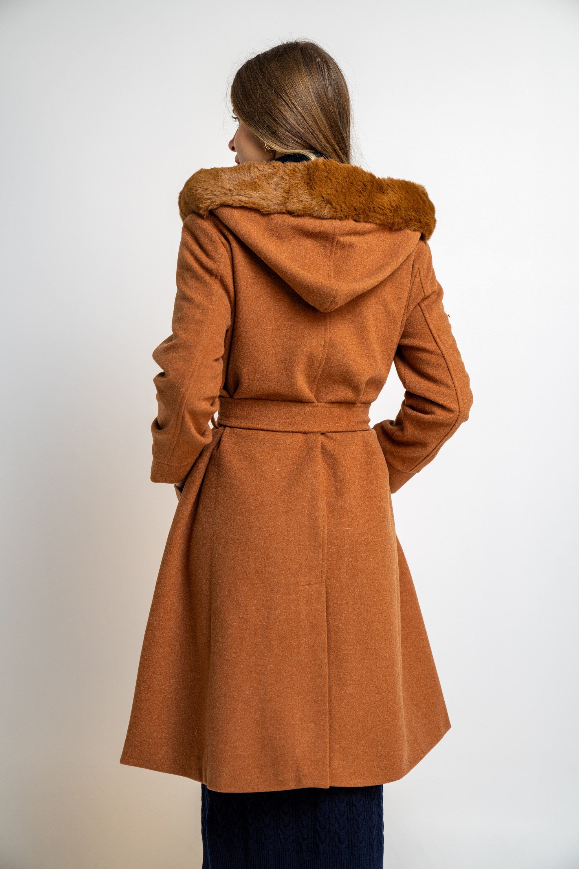 نتشي جاكيت كم طويل سادة نسائي