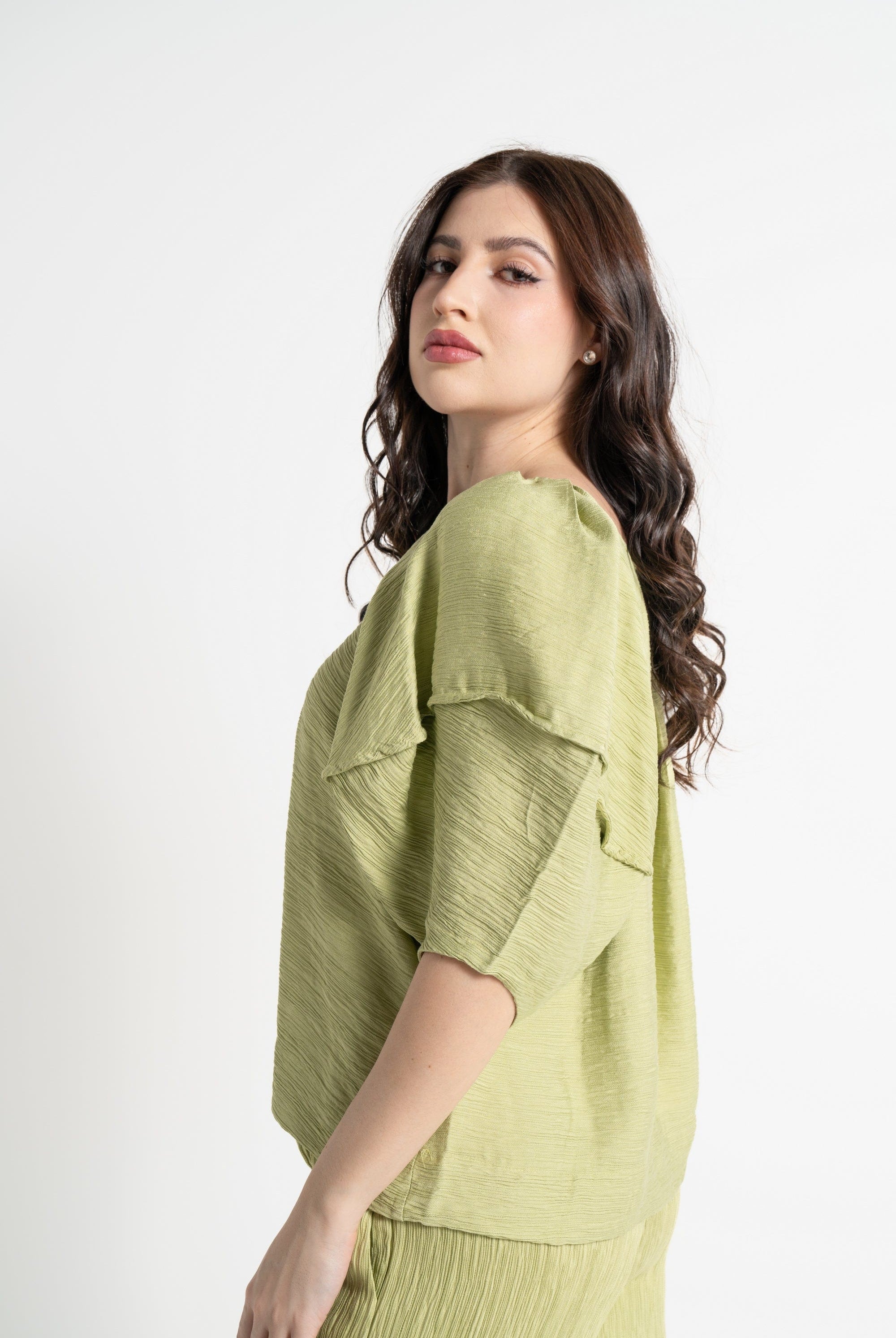 نتشي بلوزة بأكمام قصيرة سادة بأكمام وسيعة