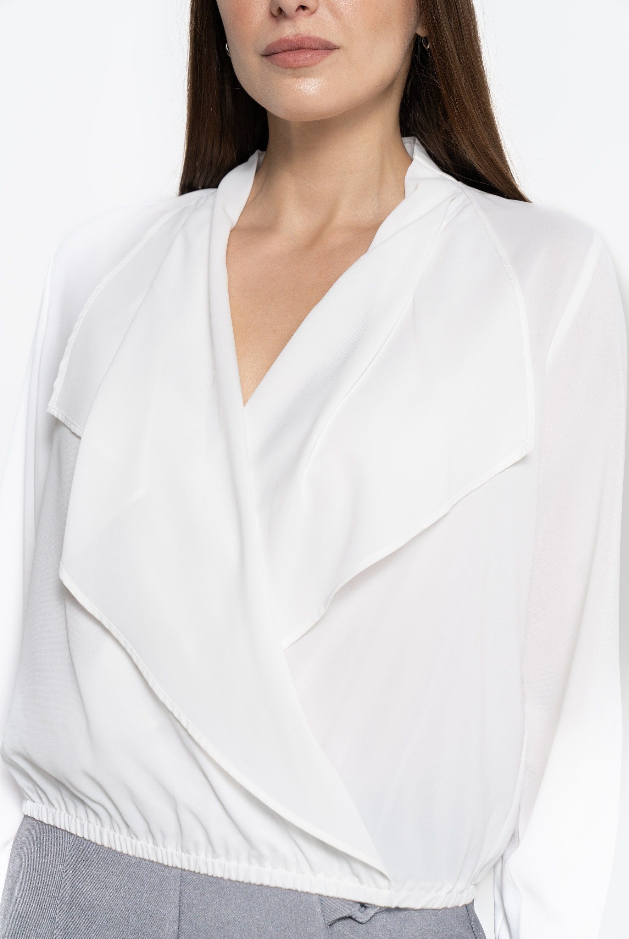 نتشي بلوزة بأكمام طويلة بطيات سادة نسائي