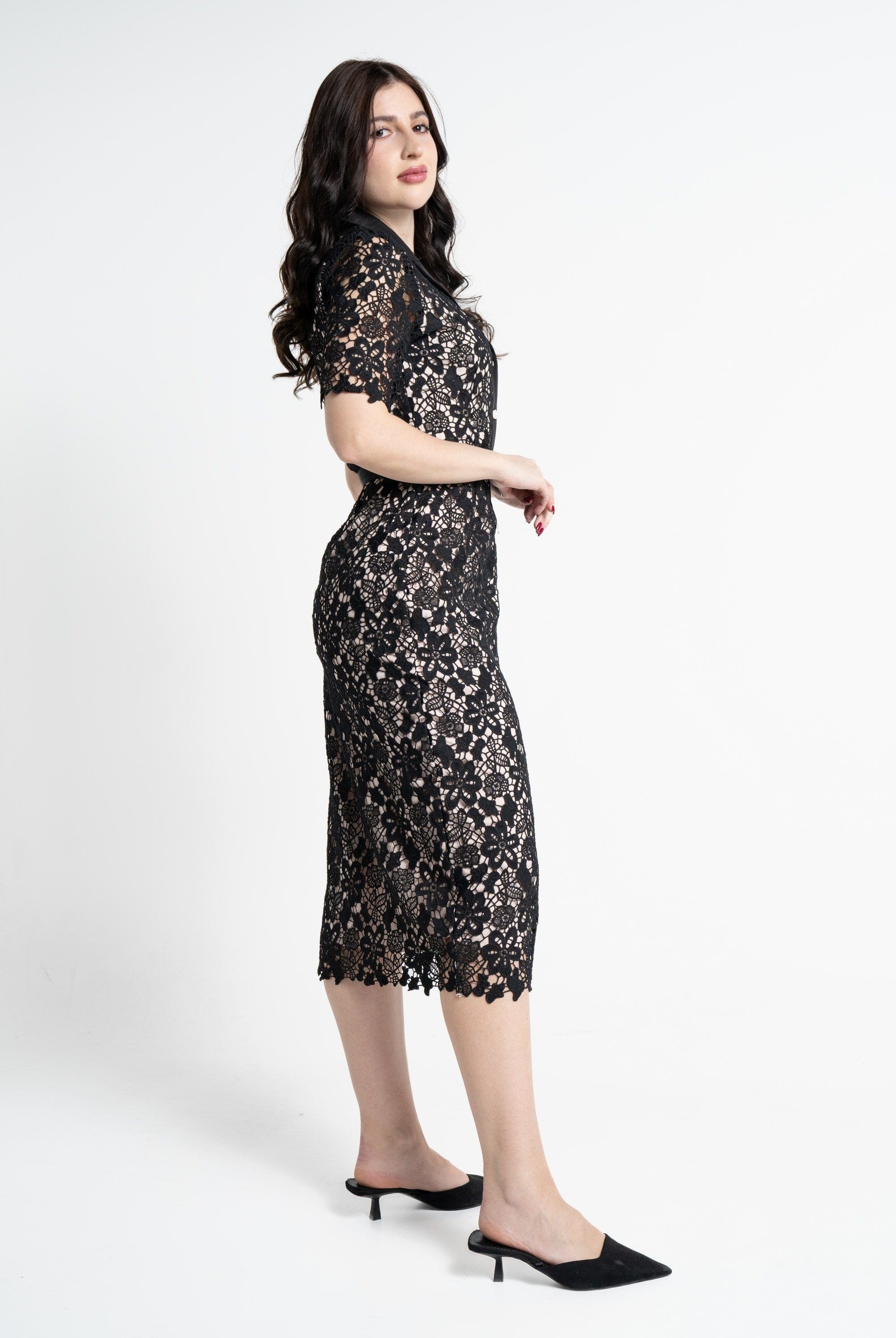 نتشي فستان ميدي بأكمام قصيرة مورد مبطن نسائي