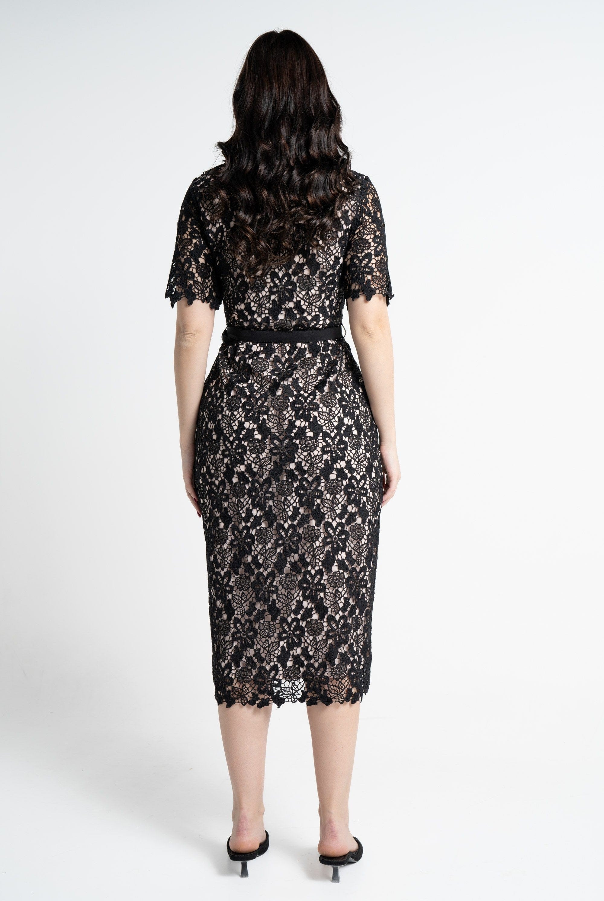 نتشي فستان ميدي بأكمام قصيرة مورد مبطن نسائي