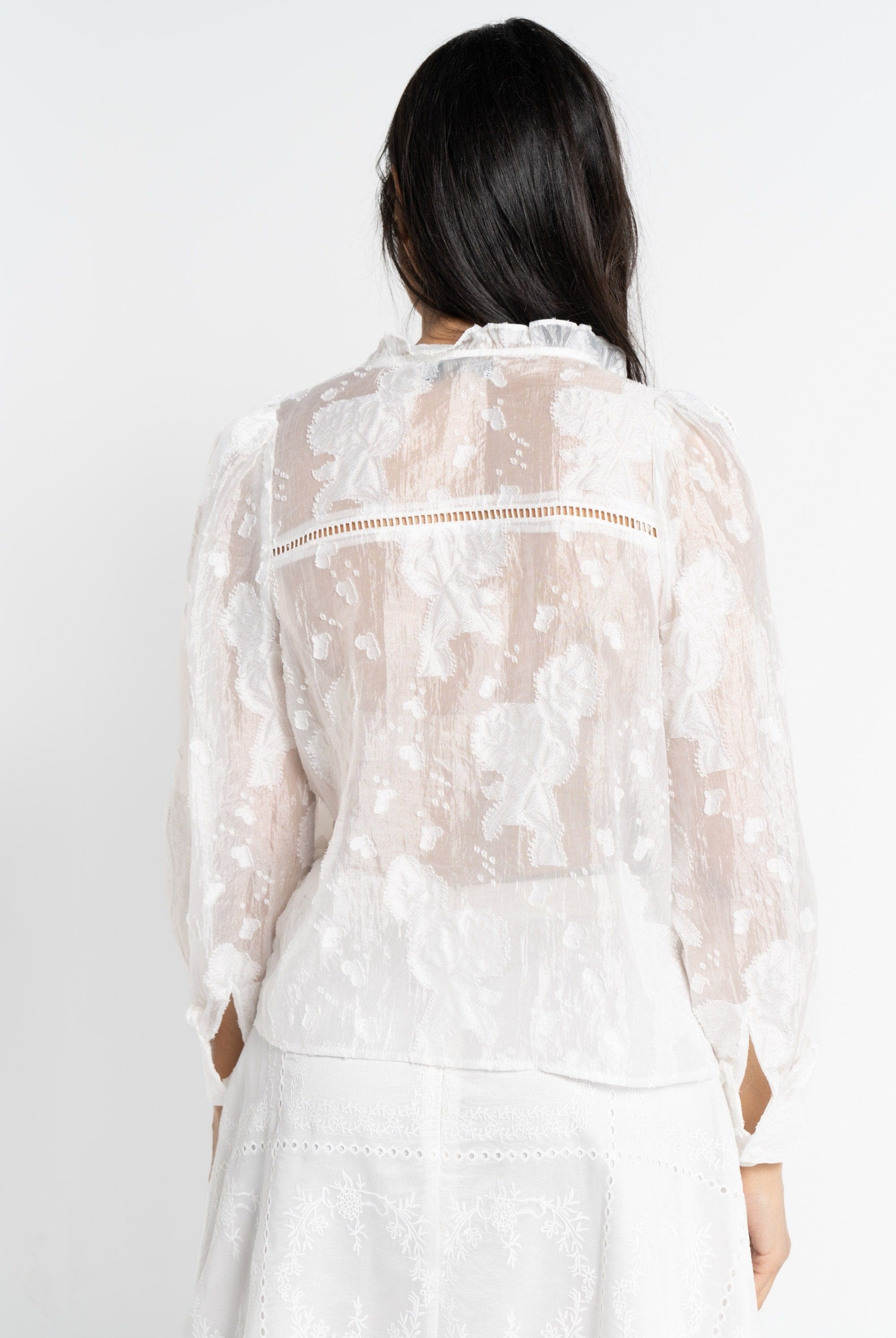 نتشي بلوزة بأكمام طويلة موردة شفافة نسائية