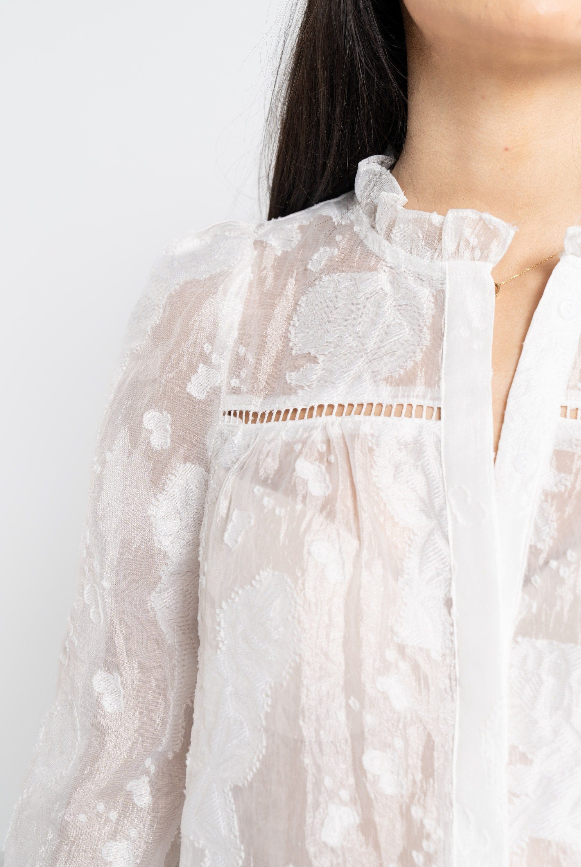 نتشي بلوزة بأكمام طويلة موردة شفافة نسائية