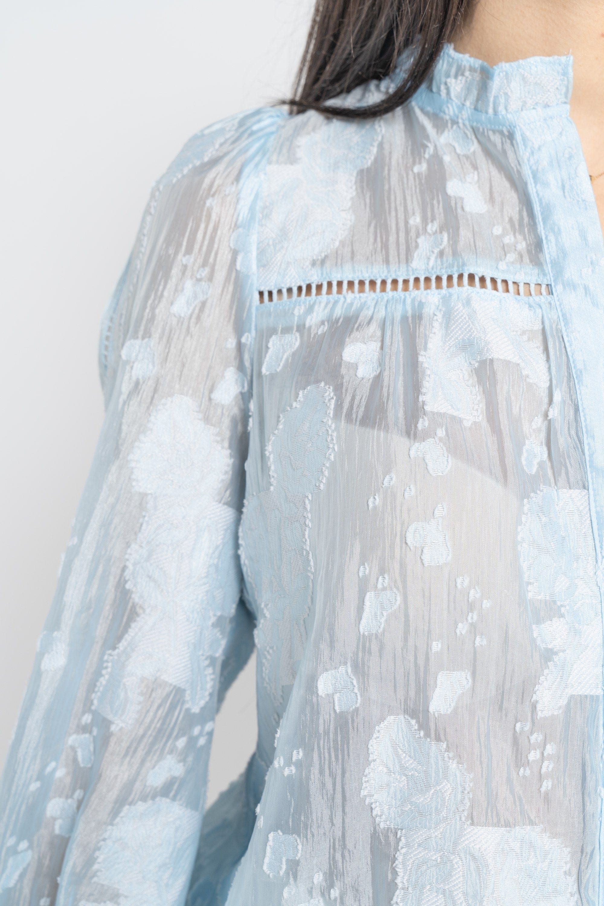 نتشي بلوزة بأكمام طويلة موردة شفافة نسائية