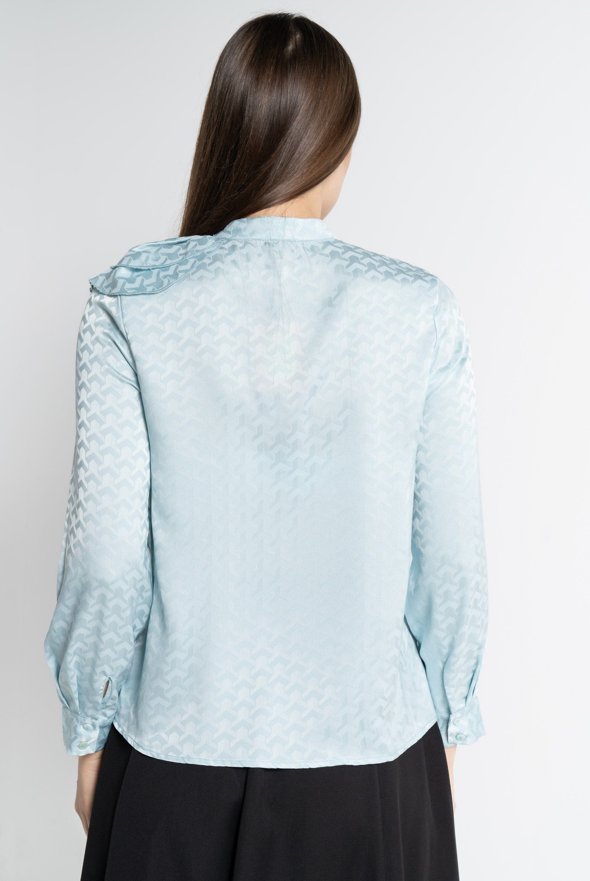 نتشي بلوزة بأكمام طويلة بأزرار أمامية منقوشة نسائية