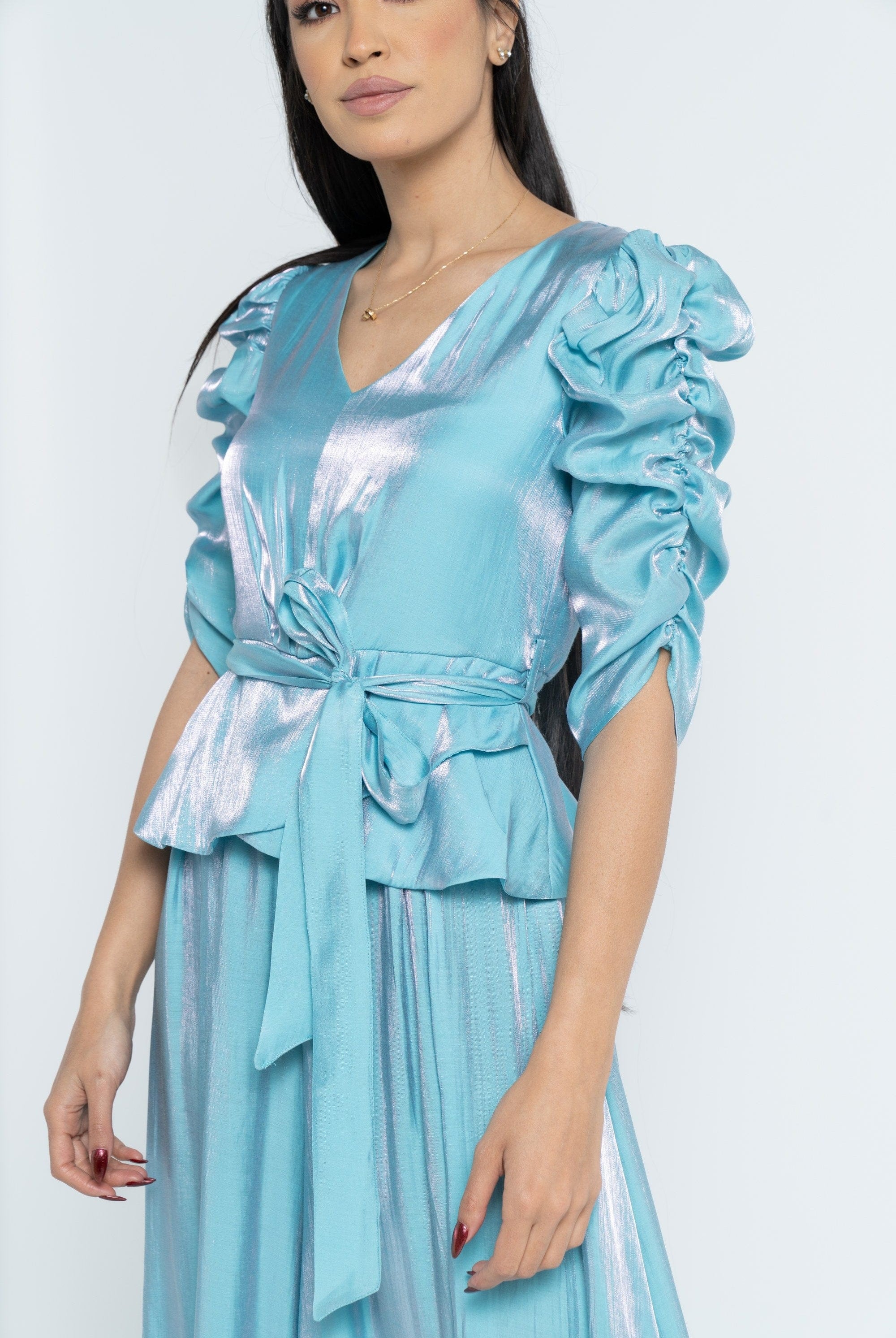 نتشي جمبسوت كم قصير برباط على الخصر