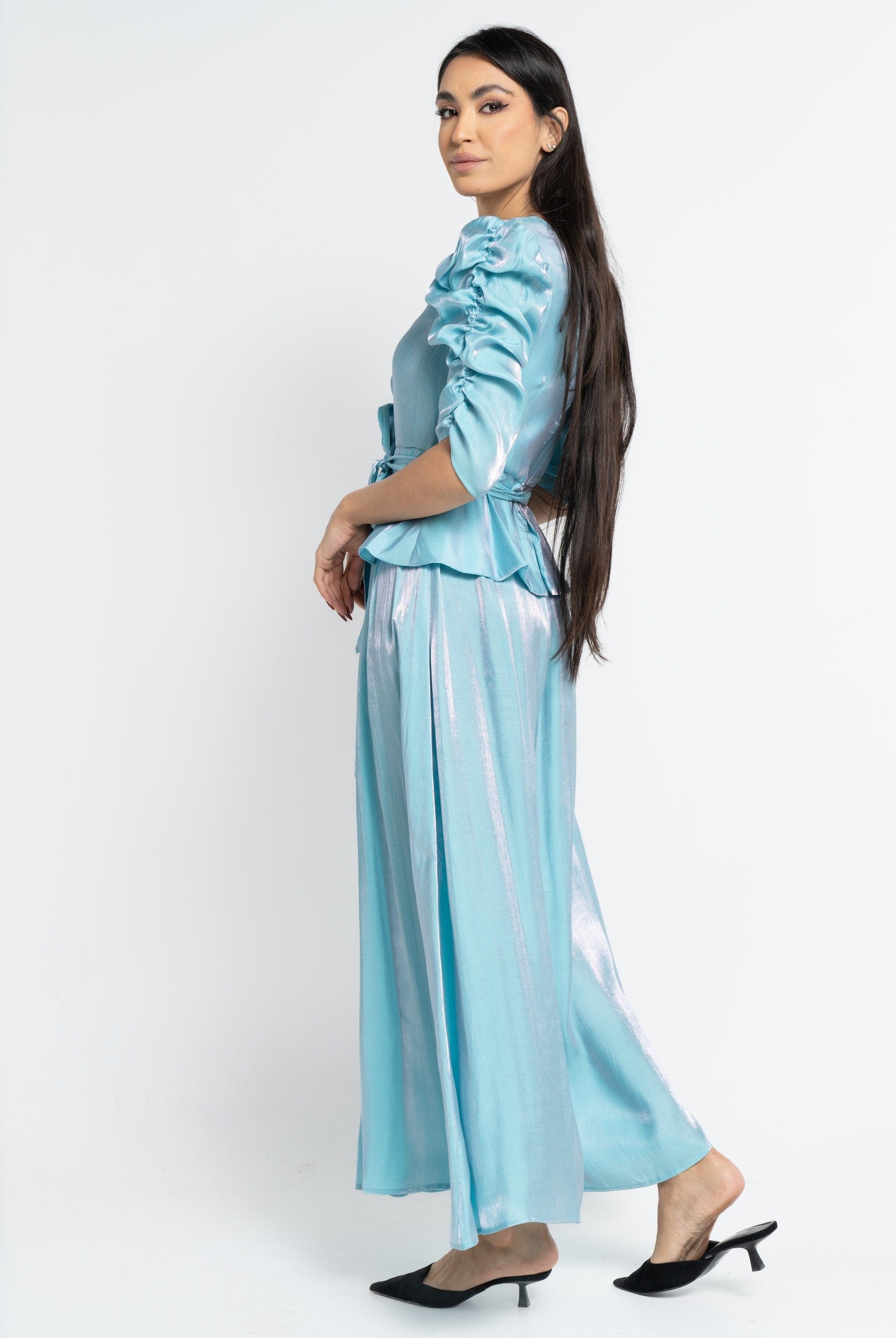 نتشي جمبسوت كم قصير برباط على الخصر