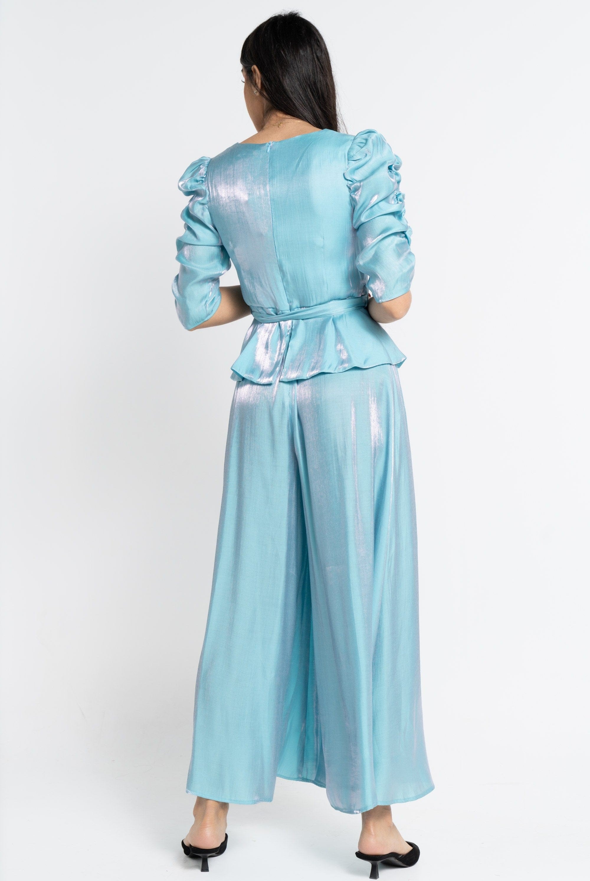 نتشي جمبسوت كم قصير برباط على الخصر