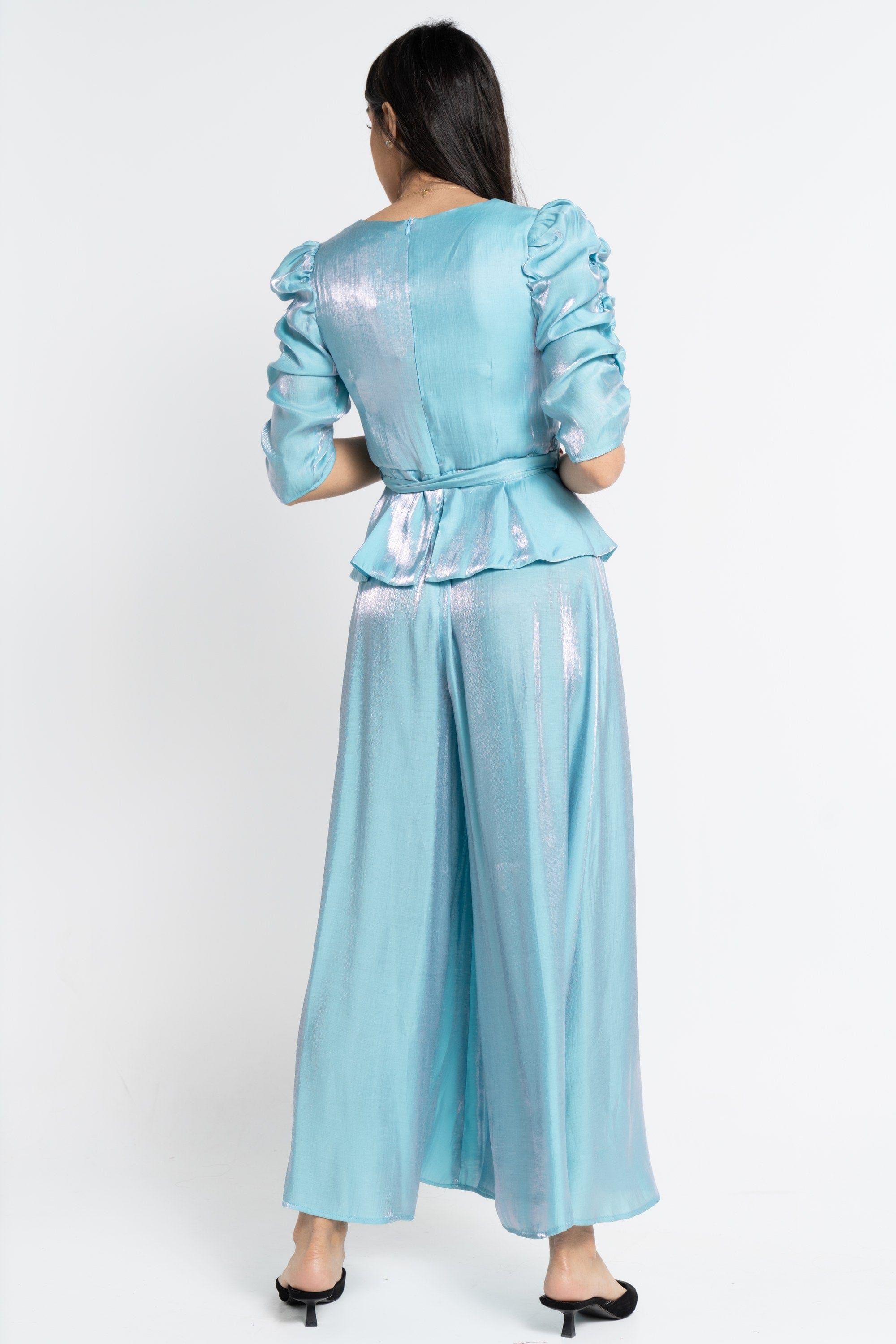 نتشي جمبسوت كم قصير برباط على الخصر