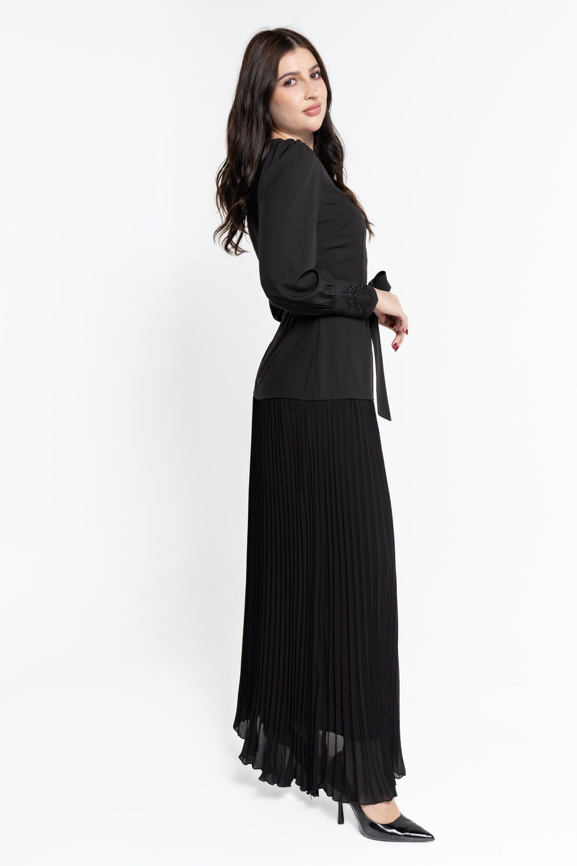 نتشي فستان ماكسي بأكمام طويلة بليسيه برباط أمامي نسائي