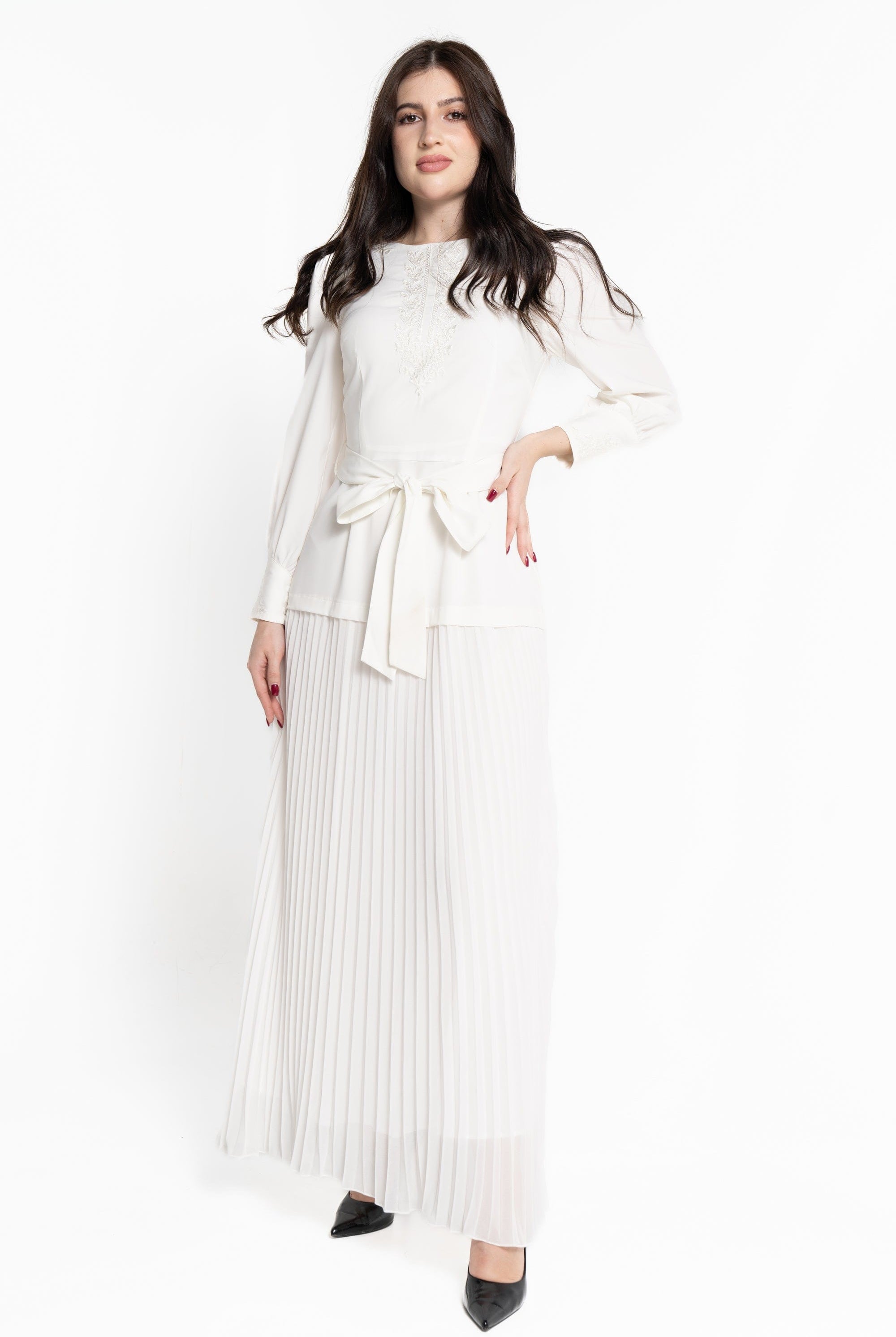 نتشي فستان ماكسي بأكمام طويلة بليسيه برباط أمامي نسائي