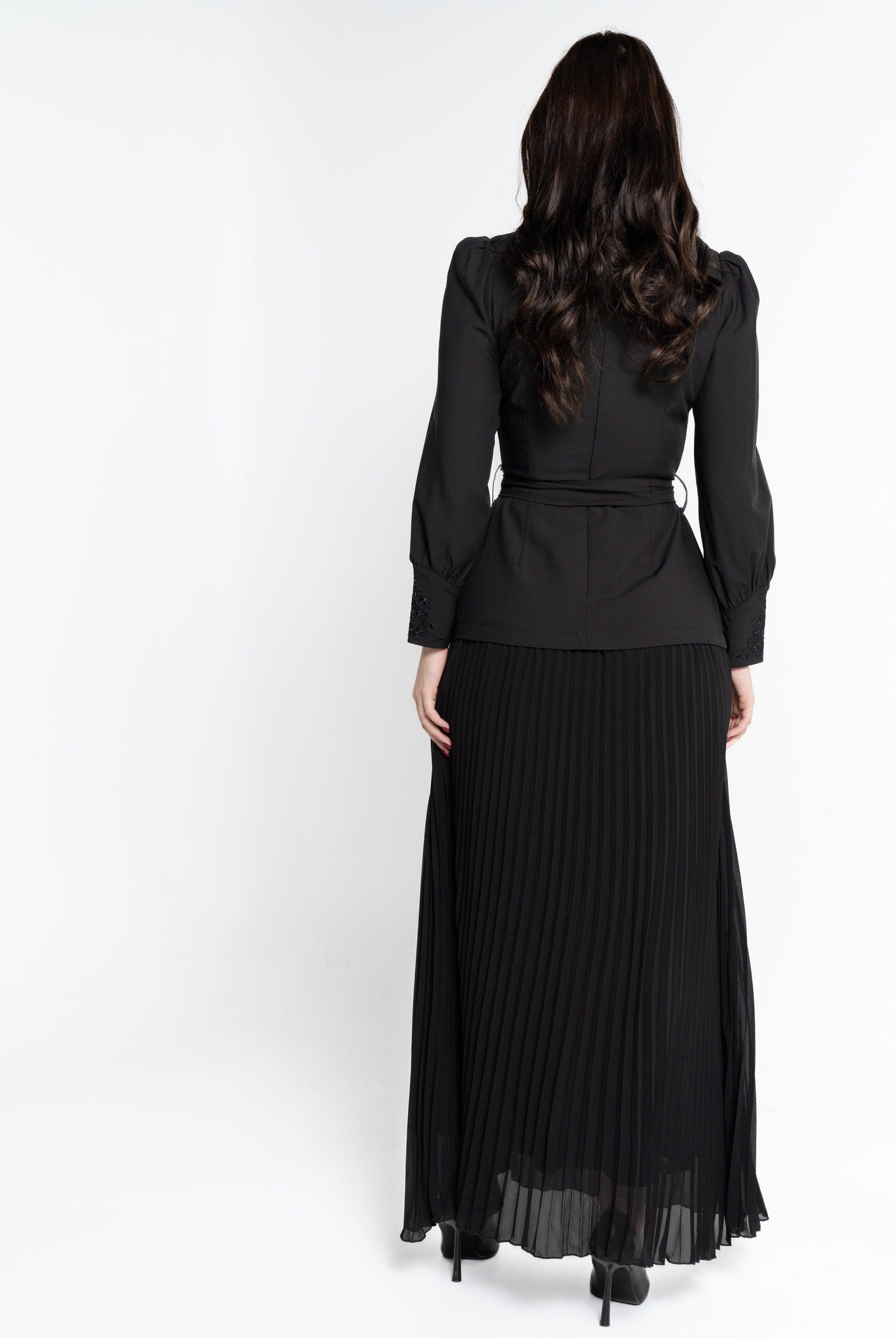 نتشي فستان ماكسي بأكمام طويلة بليسيه برباط أمامي نسائي