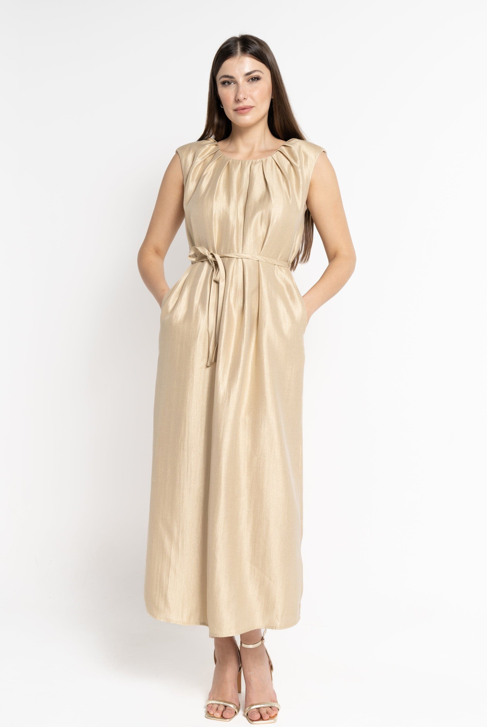 نتشي فستان ماكسي بدون أكمام برباط على الخصر رملي