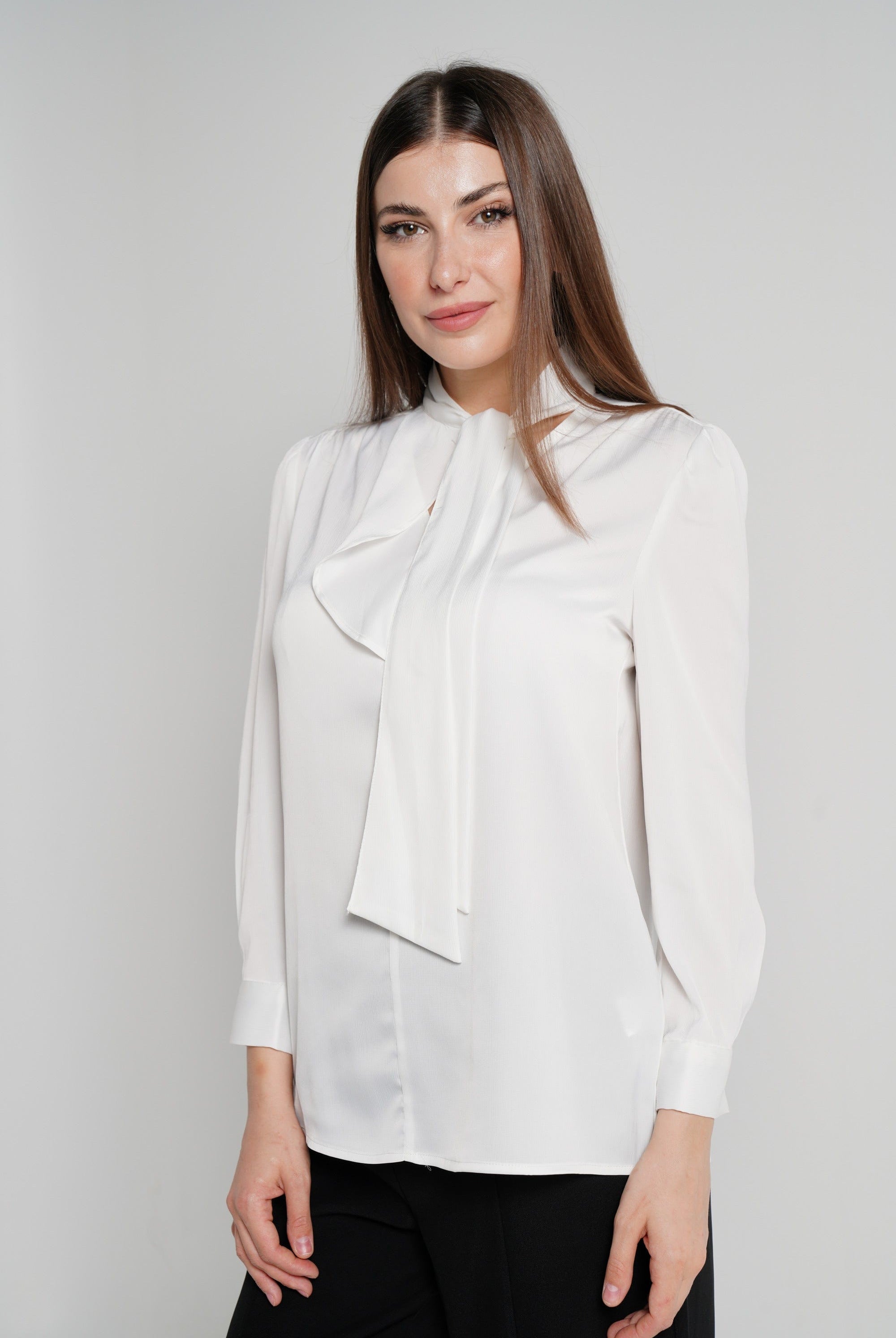 نتشي بلوزة طويلة بربطة عنق وفتحة صدر كم طويل نسائي