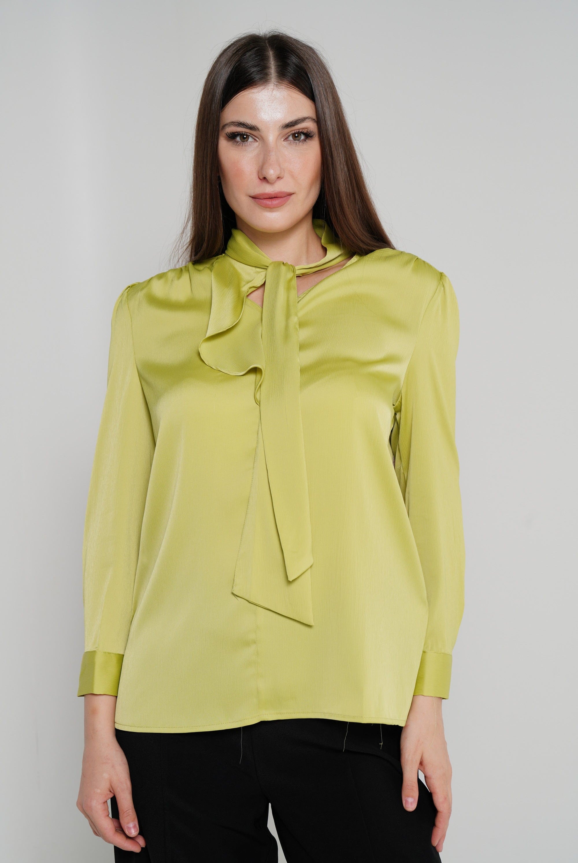 نتشي بلوزة طويلة بربطة عنق وفتحة صدر كم طويل نسائي