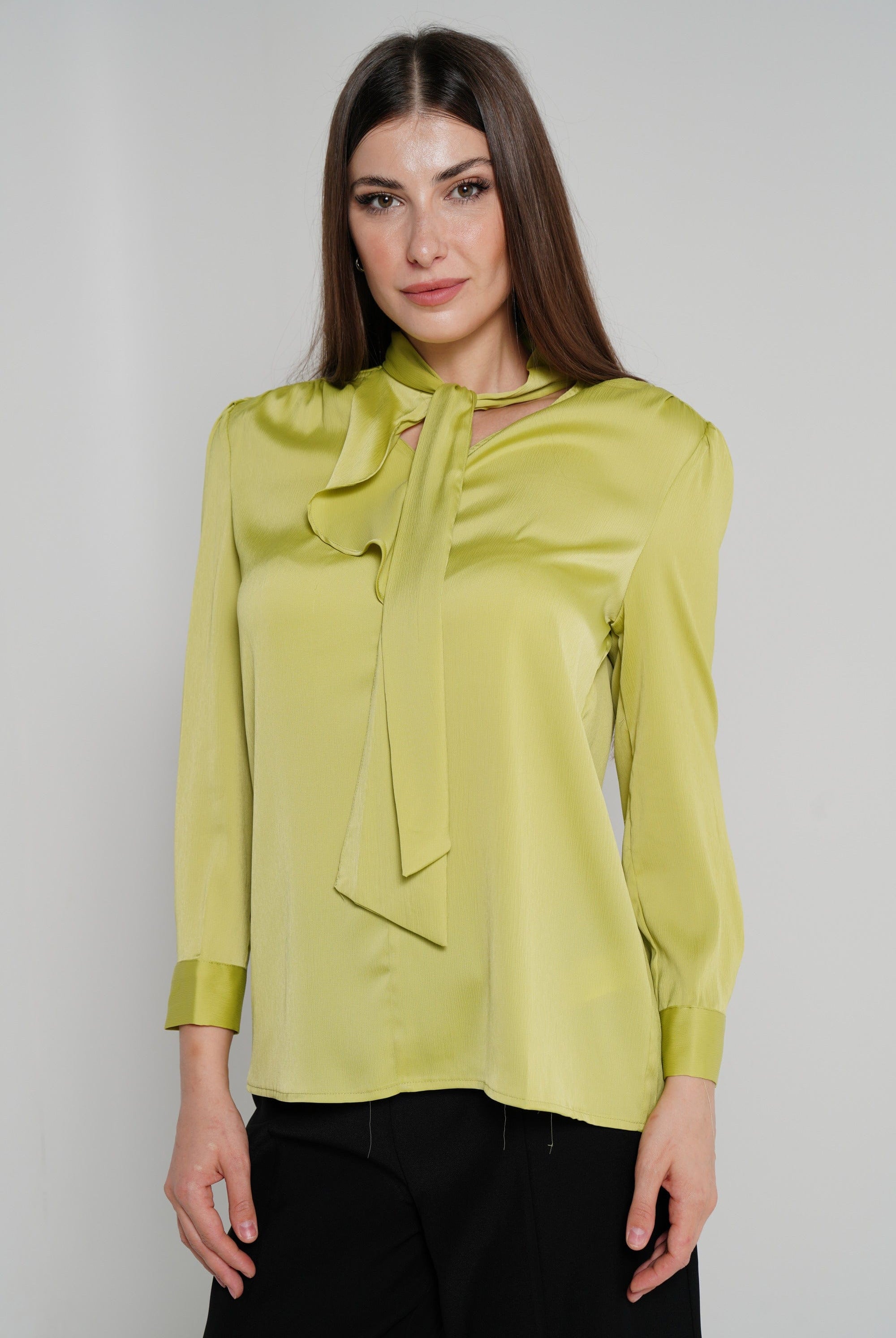 نتشي بلوزة طويلة بربطة عنق وفتحة صدر كم طويل نسائي