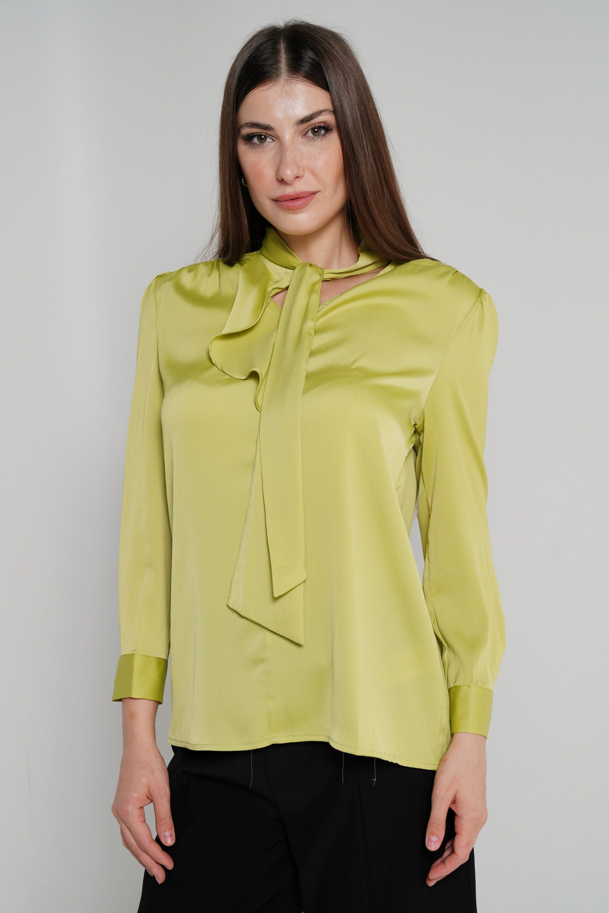 نتشي بلوزة طويلة بربطة عنق وفتحة صدر كم طويل نسائي