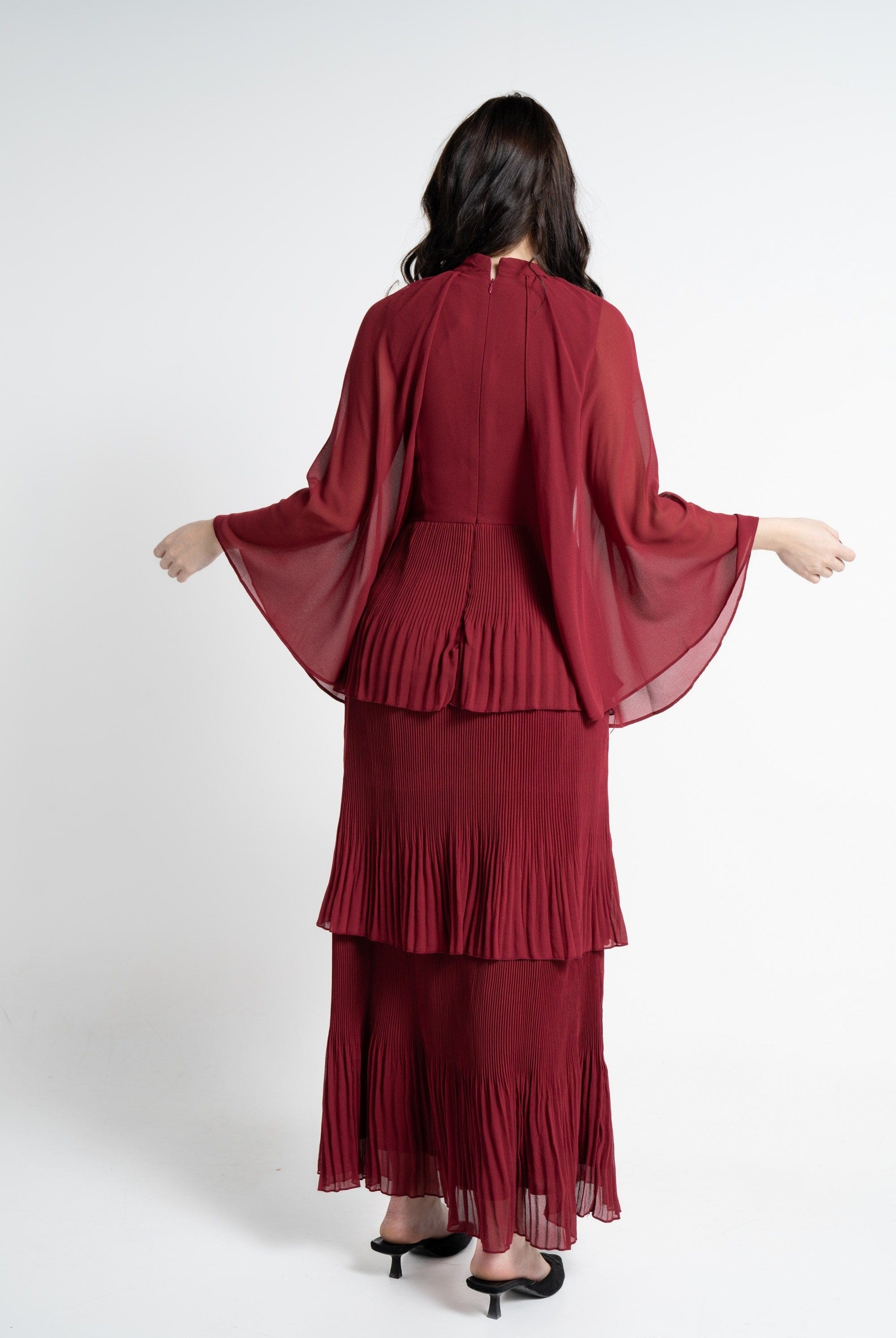 نتشي فستان ماكسي بأكمام فراشة بطيات مخصر نسائي