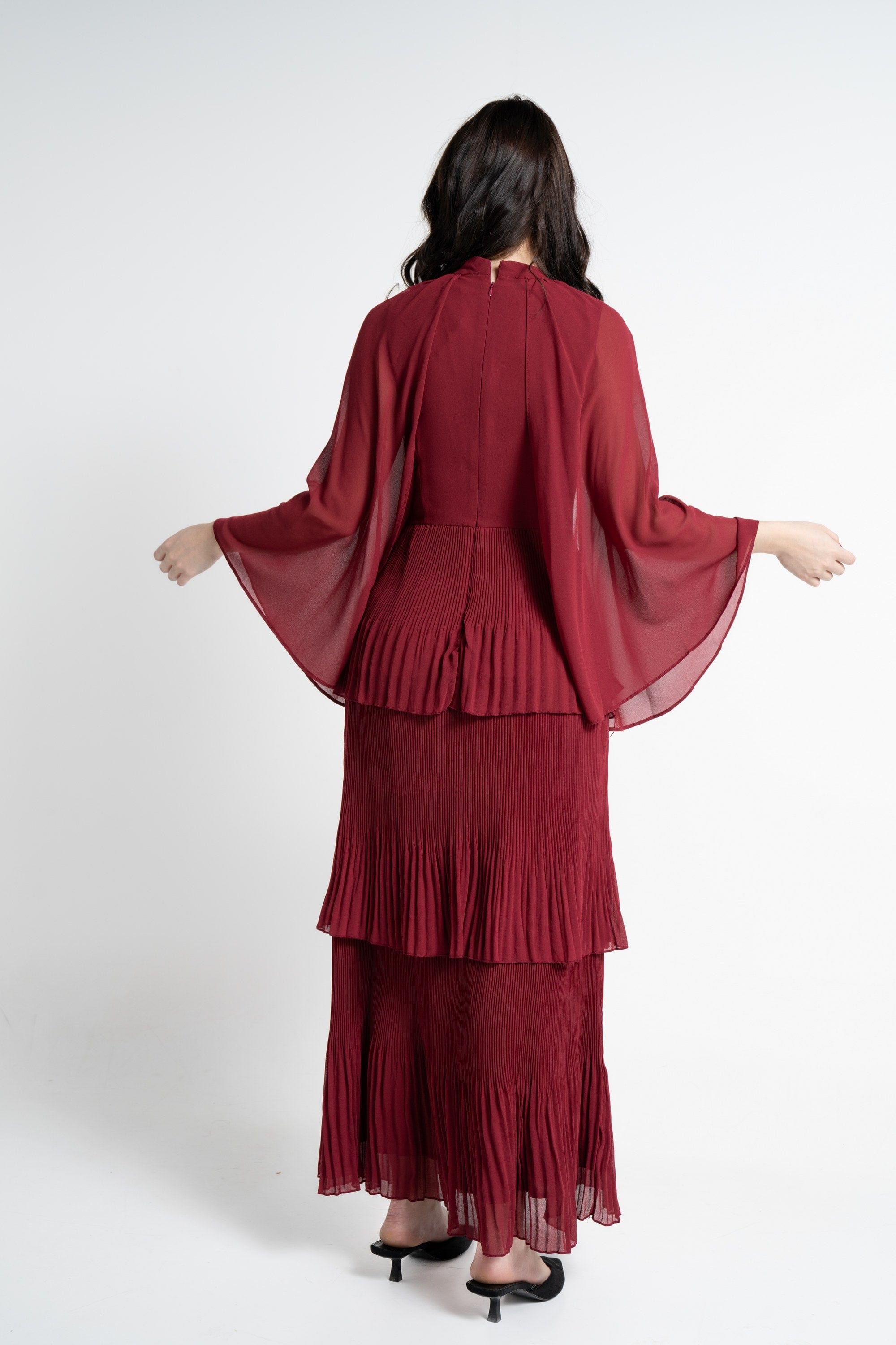 نتشي فستان ماكسي بأكمام فراشة بطيات مخصر نسائي