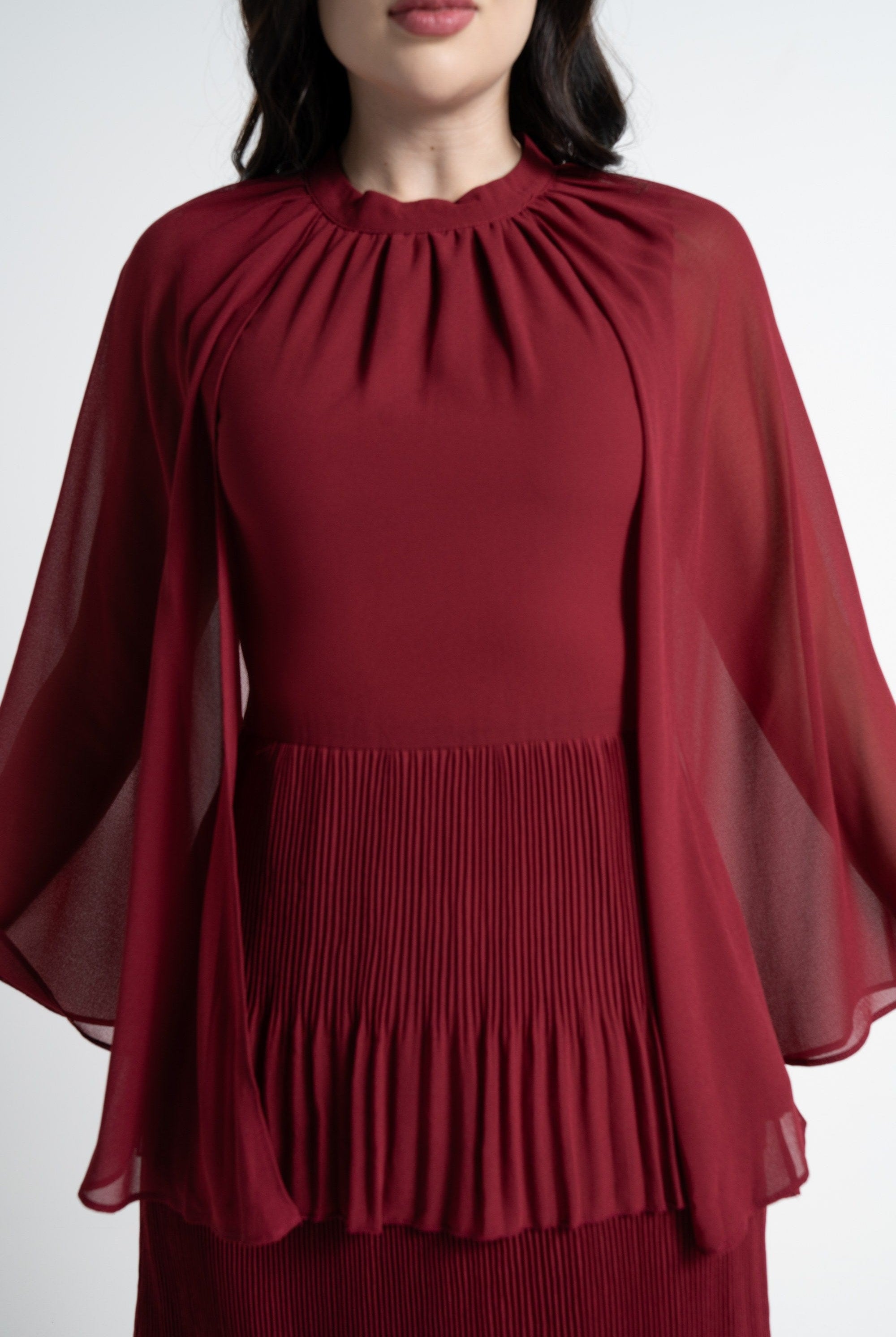 نتشي فستان ماكسي بأكمام فراشة بطيات مخصر نسائي