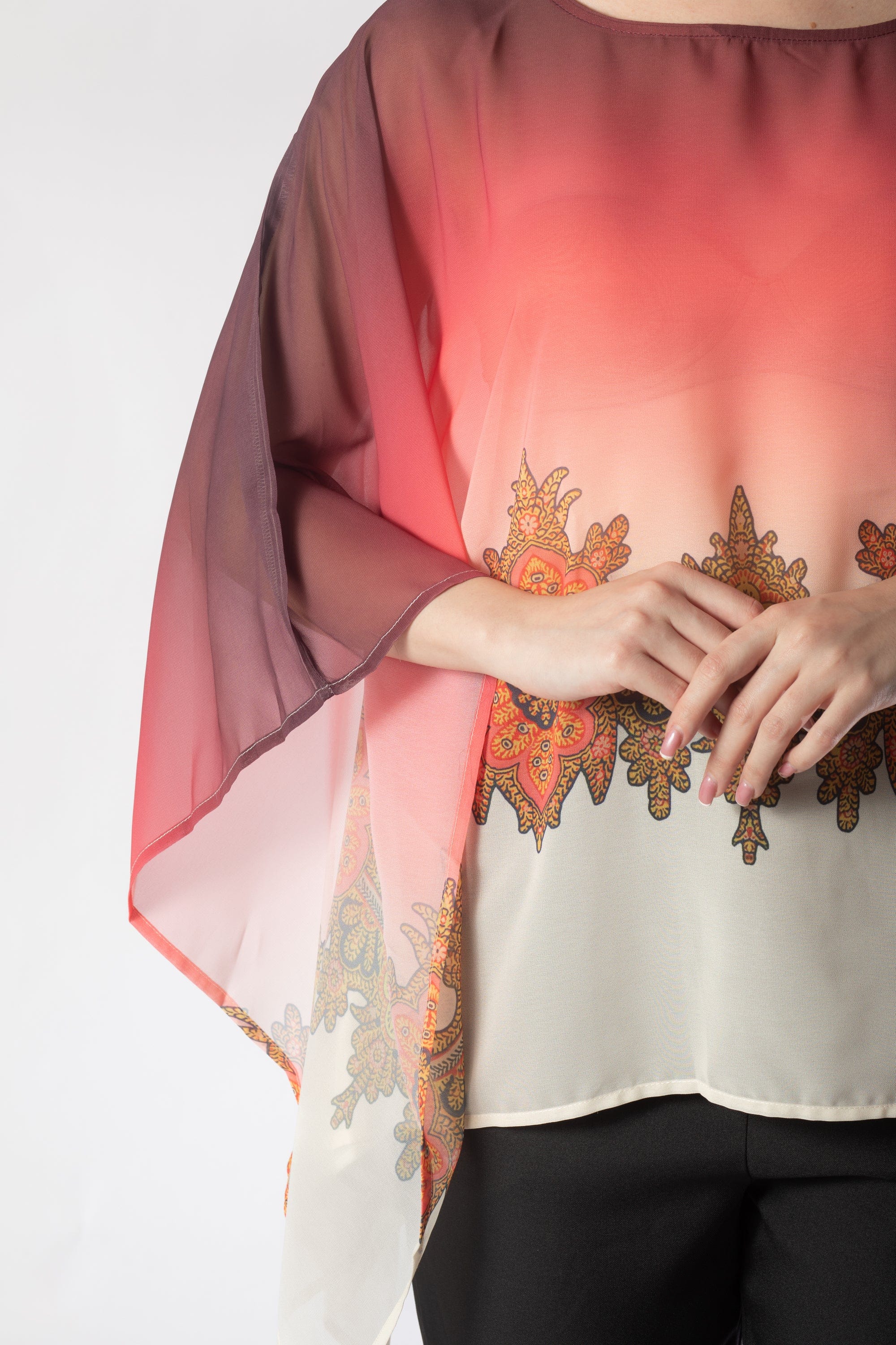 بلوزة بأكمام فراشة بنقشة على الخصر نسائي