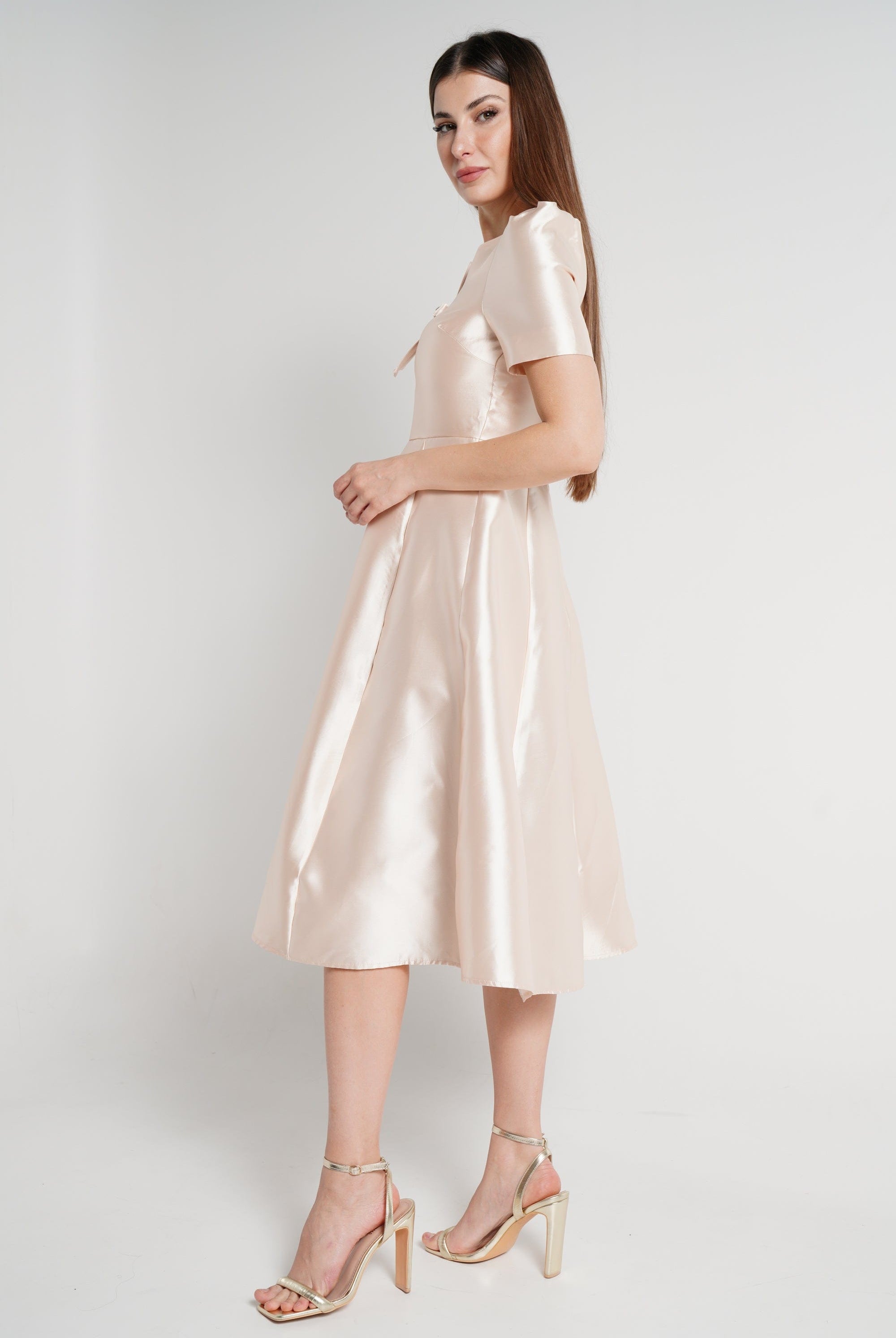 نتشي فستان ميدي بأكمام قصيرة سادة مطرز نسائي