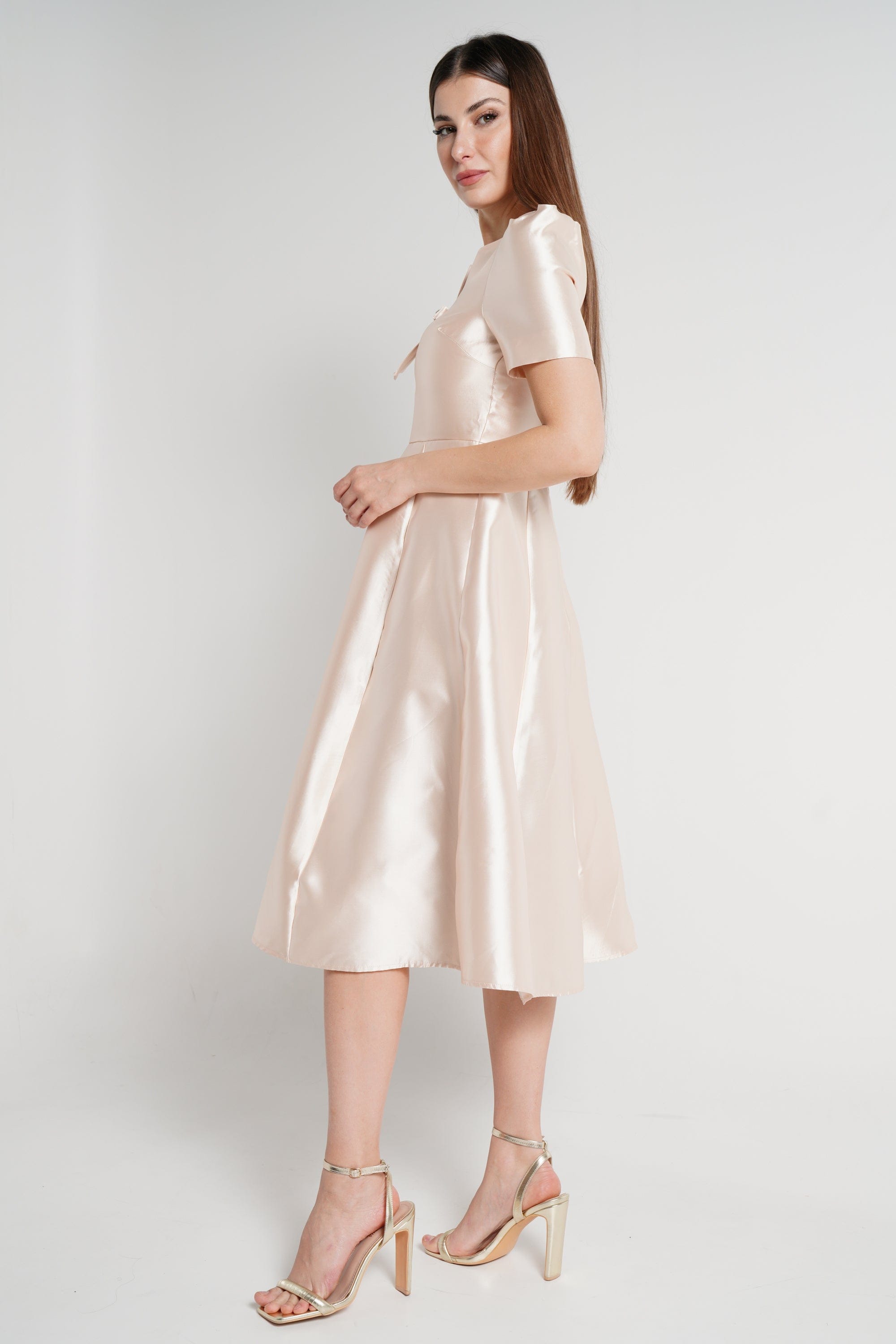 نتشي فستان ميدي بأكمام قصيرة سادة مطرز نسائي