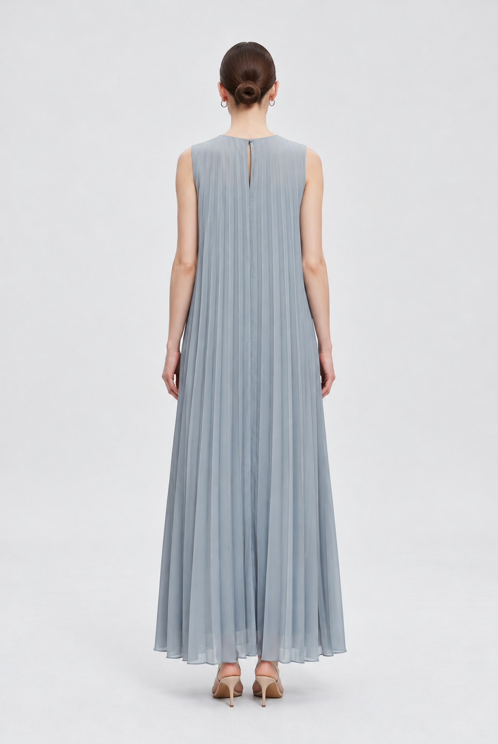 WZ77222Q108 light grey pleated maxi dress on Alice - back
