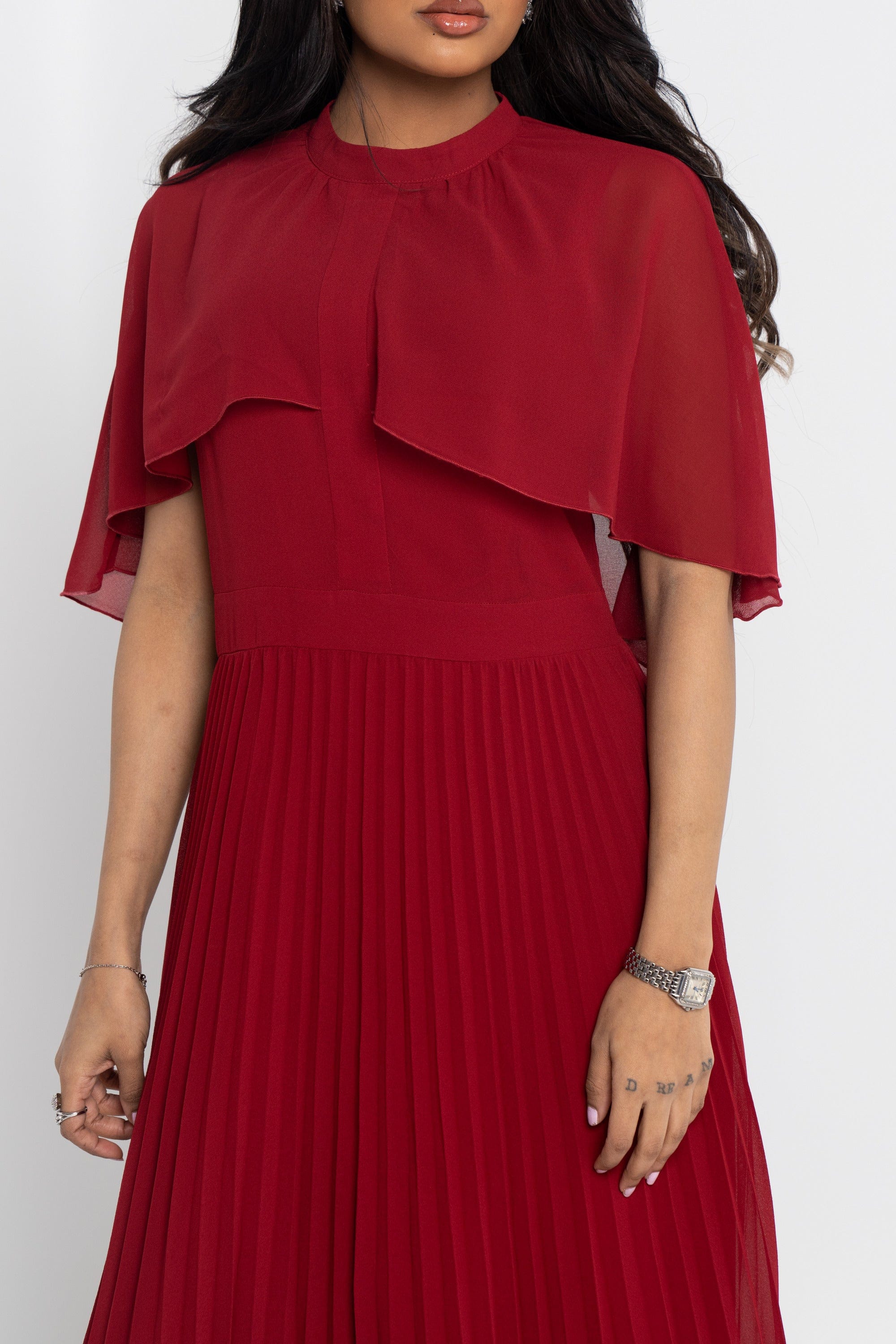 نتشي فستان ميدي بأكمام فراشة بليسية