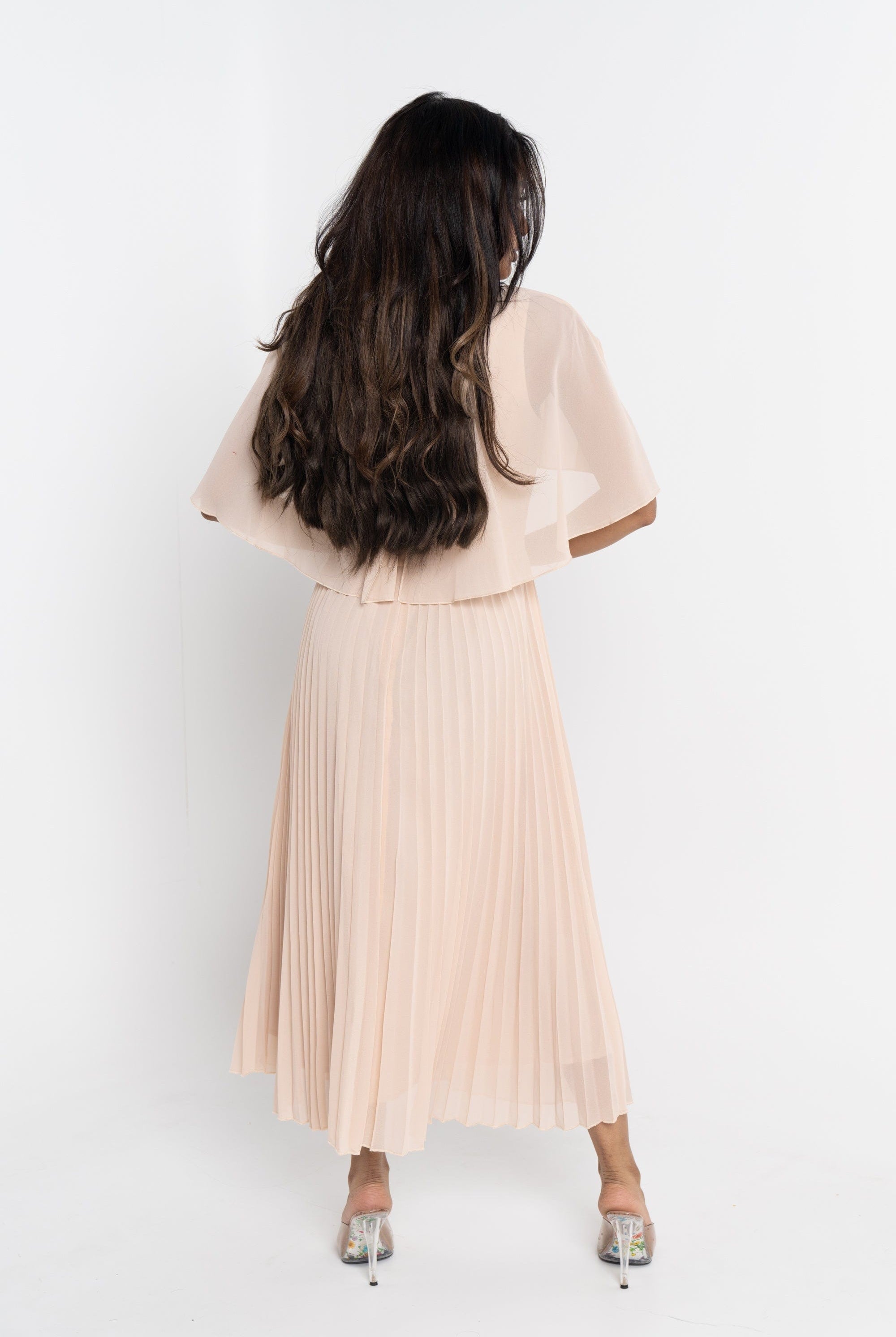 نتشي فستان ميدي بأكمام فراشة بليسية