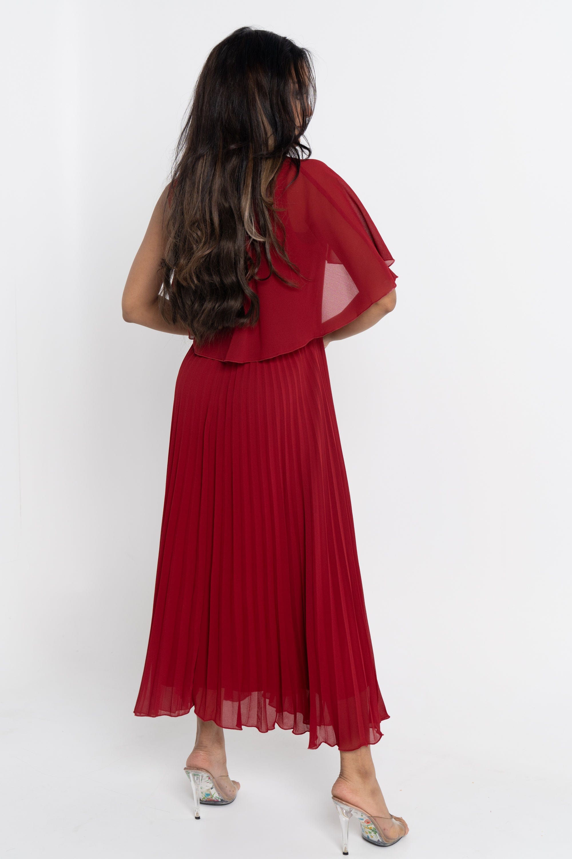 نتشي فستان ميدي بأكمام فراشة بليسية