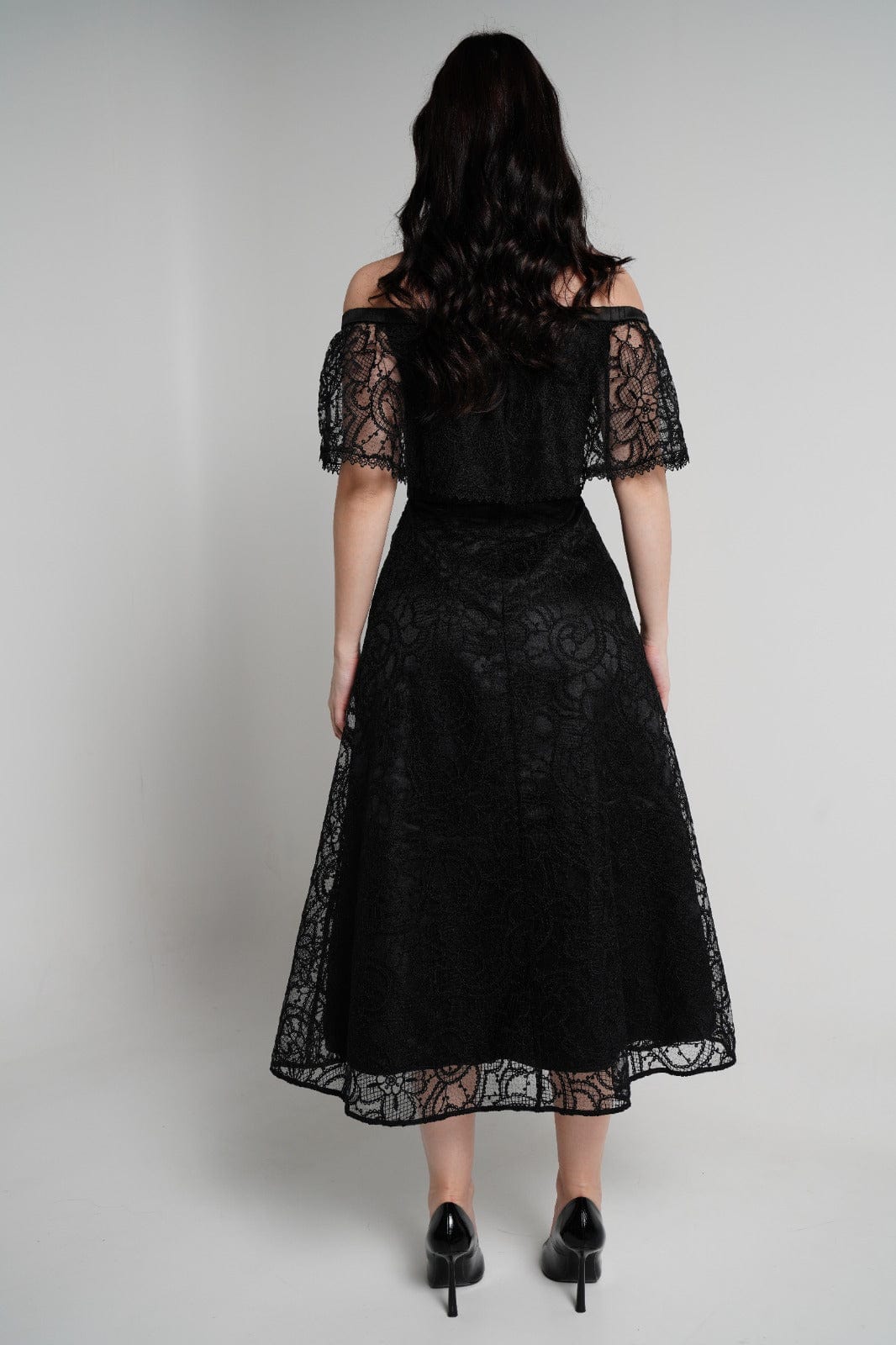 نتشي فستان ميدي بأكمام قصيرة أوف شولدر لامع نسائي