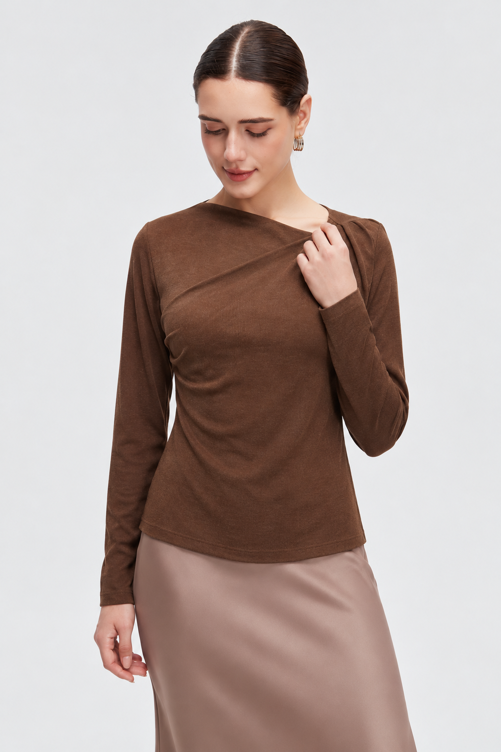Y002026Q4 brown, garment front