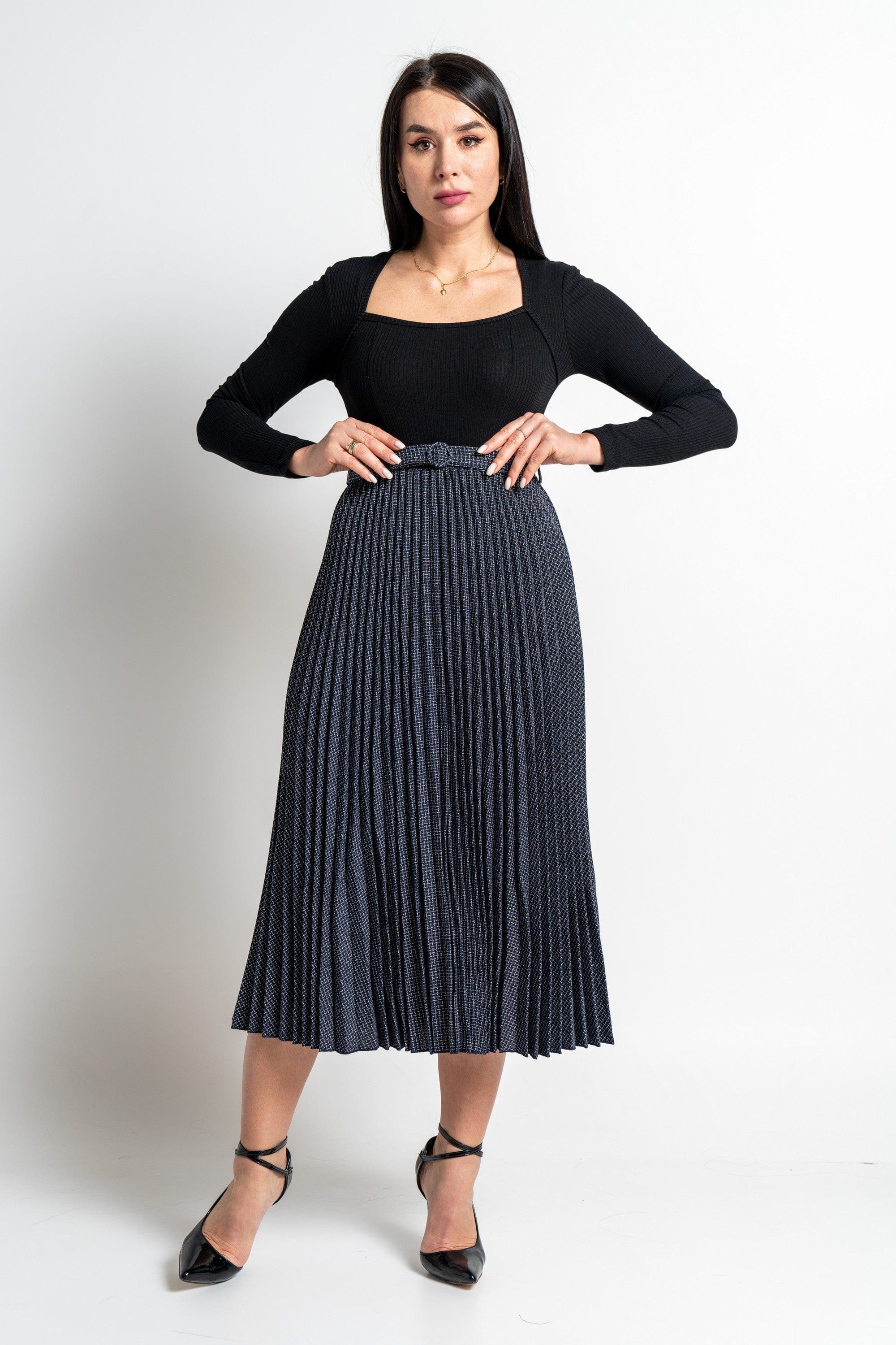 نتشي فستان ميدي بأكمام طويلة منسوج بليسية