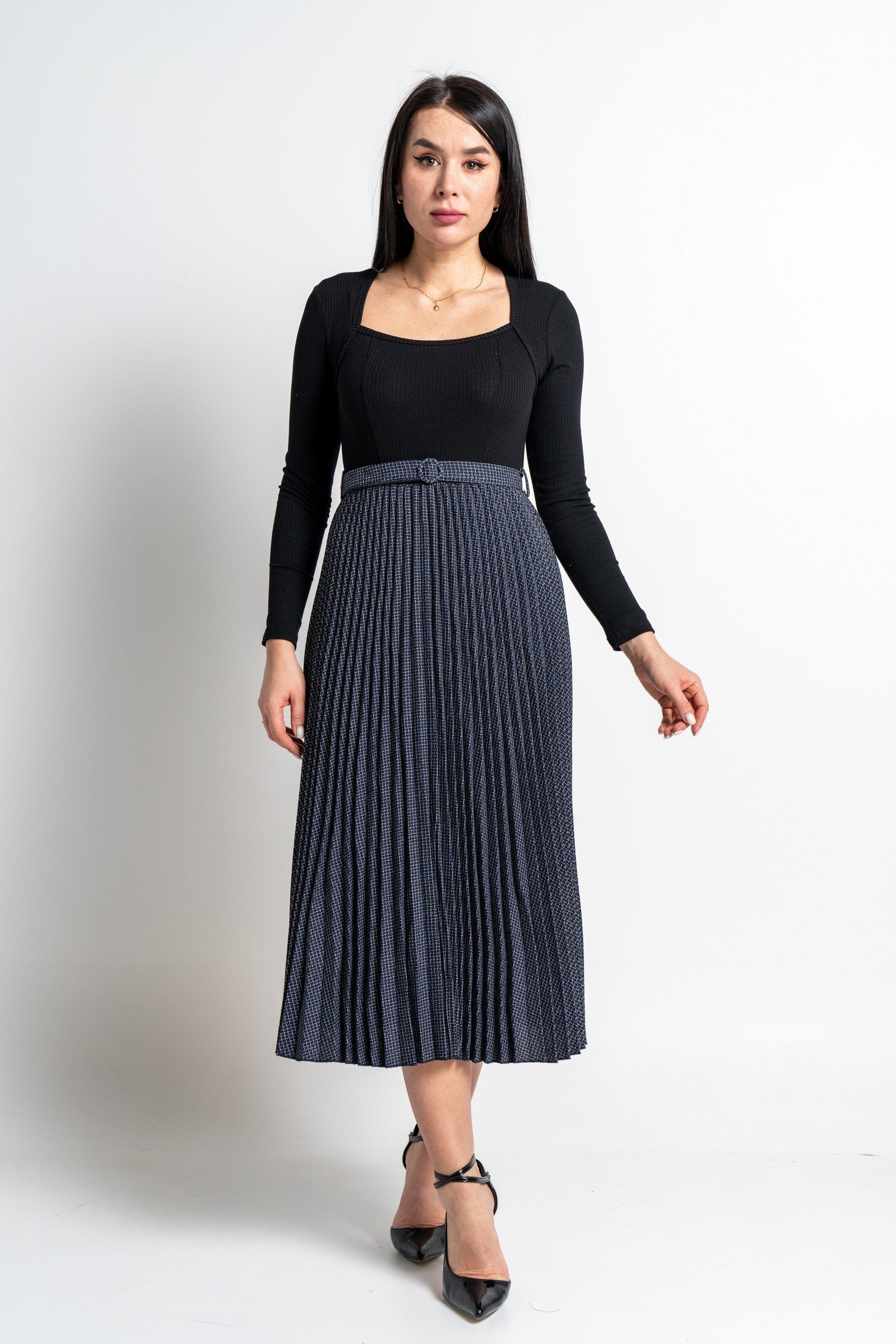 نتشي فستان ميدي بأكمام طويلة منسوج بليسية