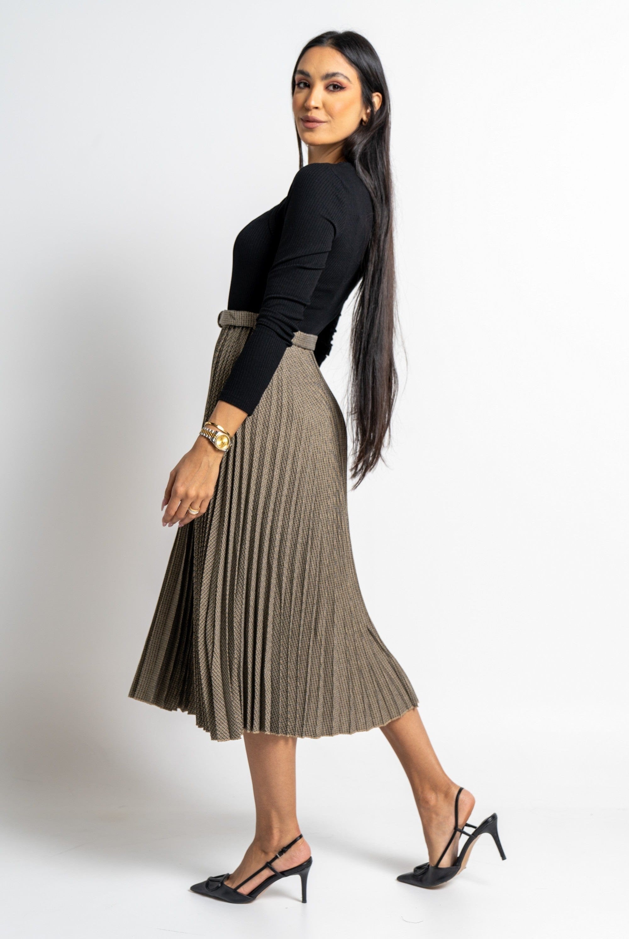 نتشي فستان ميدي بأكمام طويلة منسوج بليسية