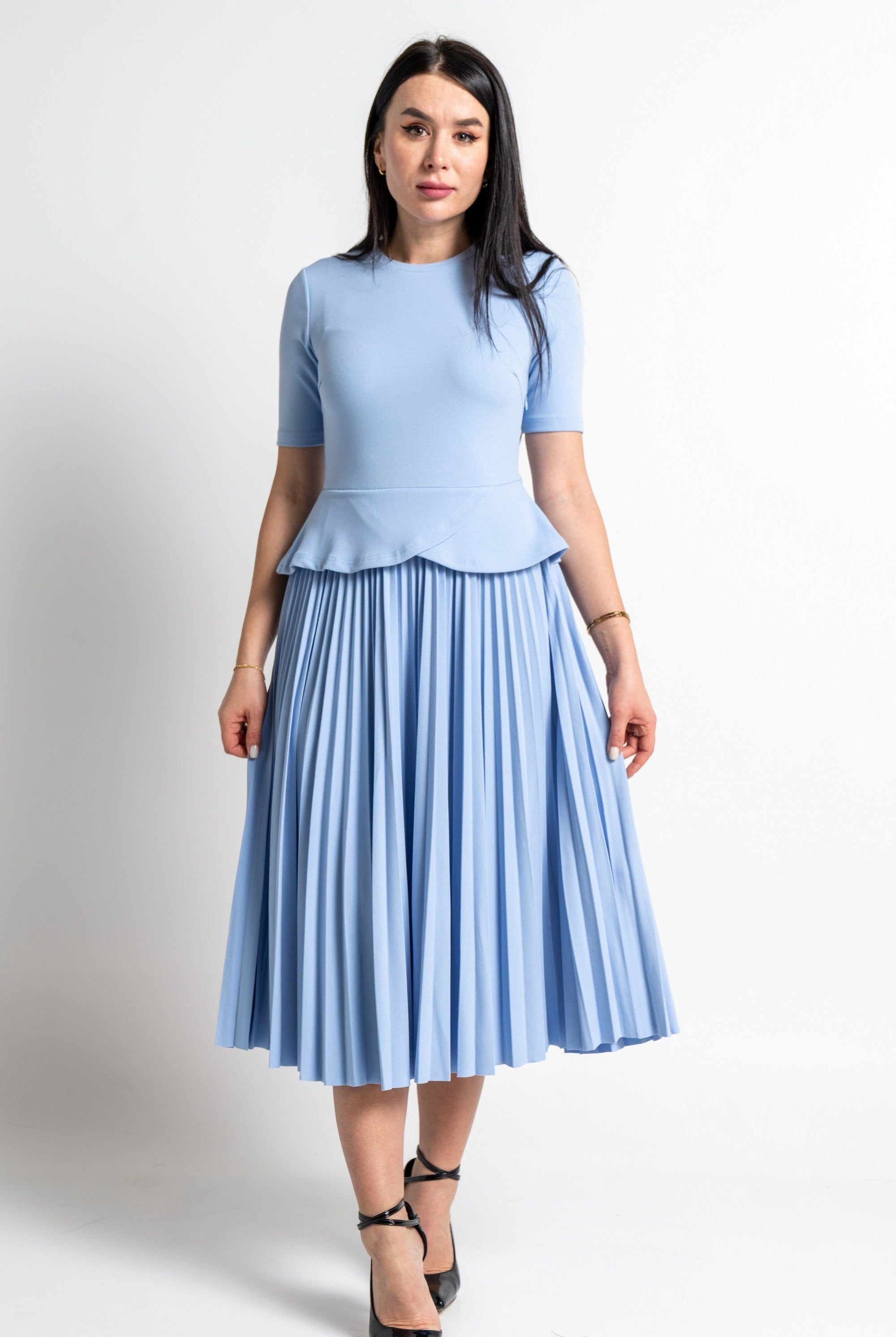 نتشي فستان ميدي بأكمام قصيرة مزين بليسية أزرق