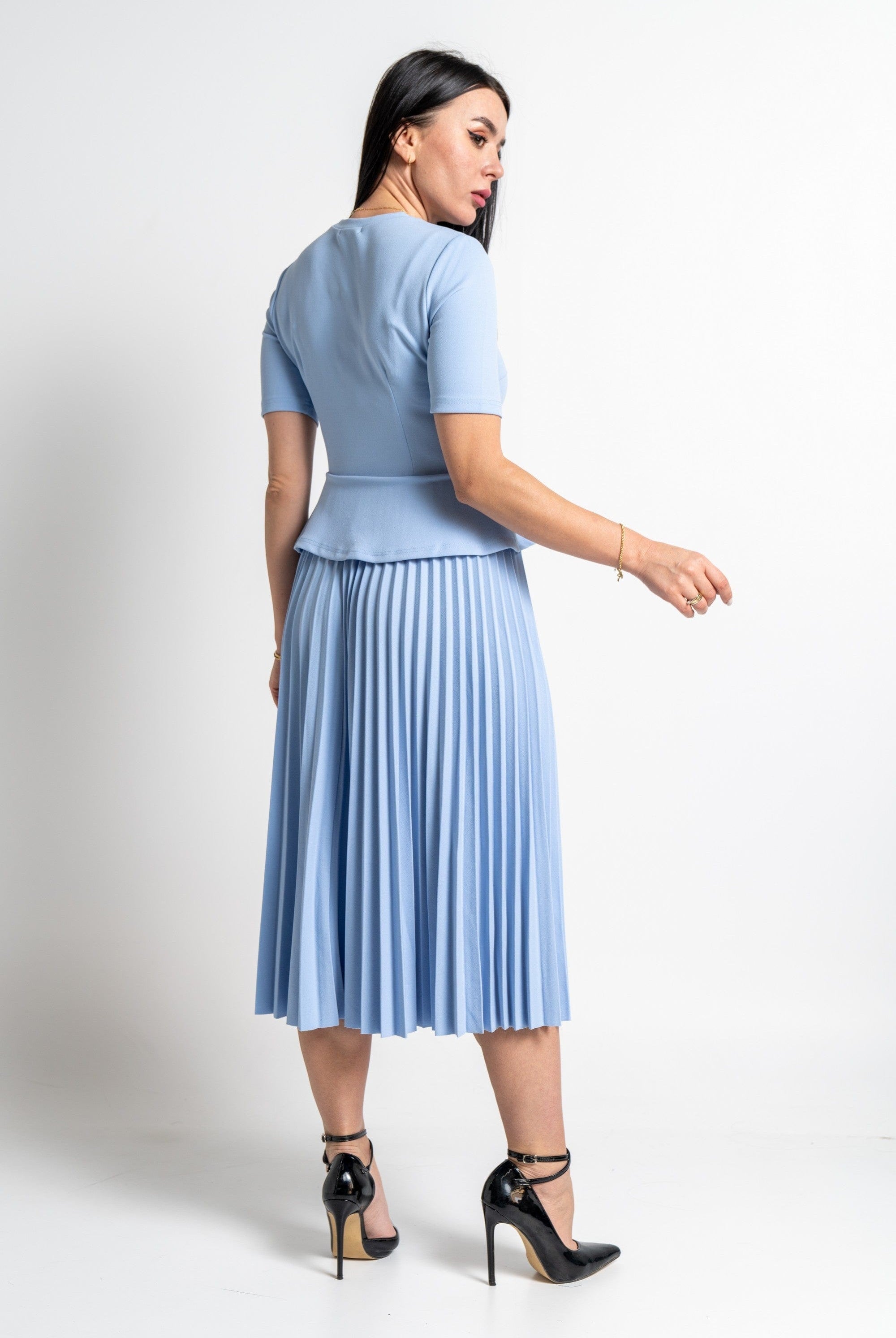 نتشي فستان ميدي بأكمام قصيرة مزين بليسية أزرق