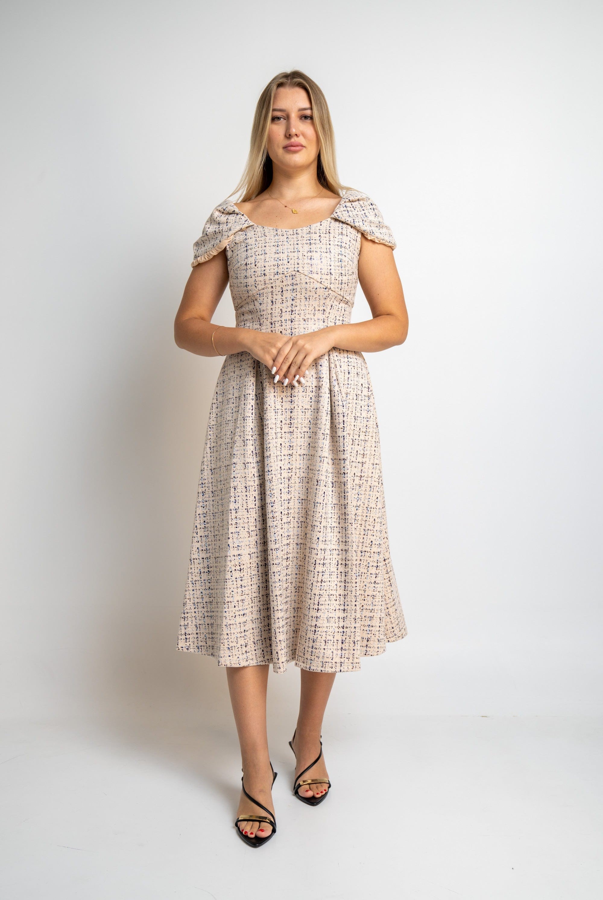 نتشي فستان منقوش ميدي نسائي كم قصير